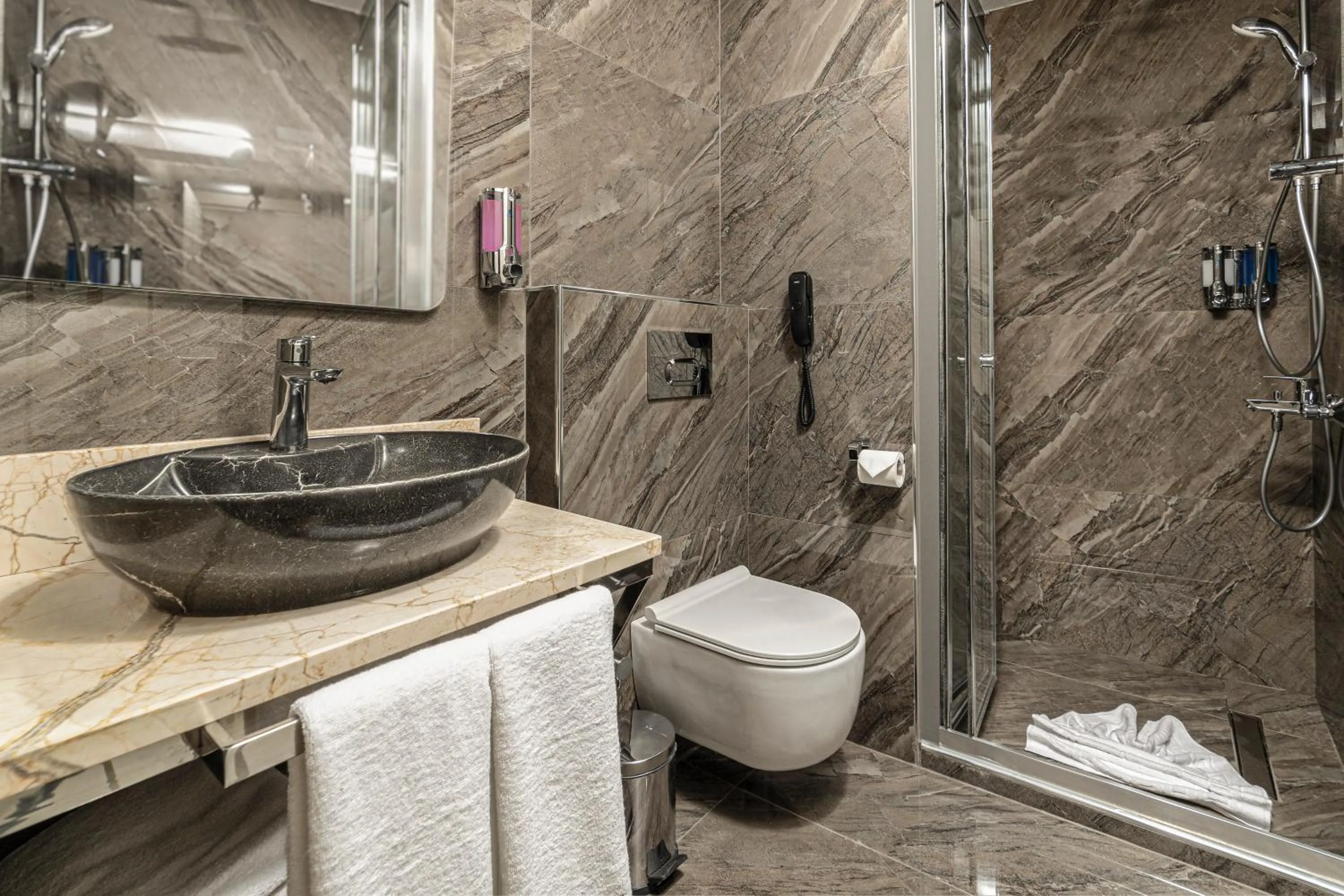 Shower in Asilzade Hotel Sirkeci