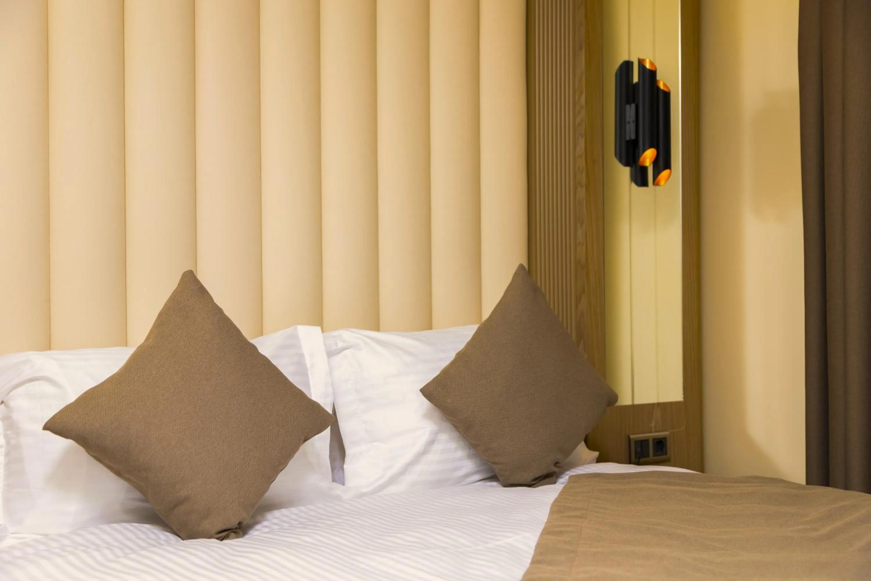 Decorative detail, Bed in Asilzade Hotel Sirkeci