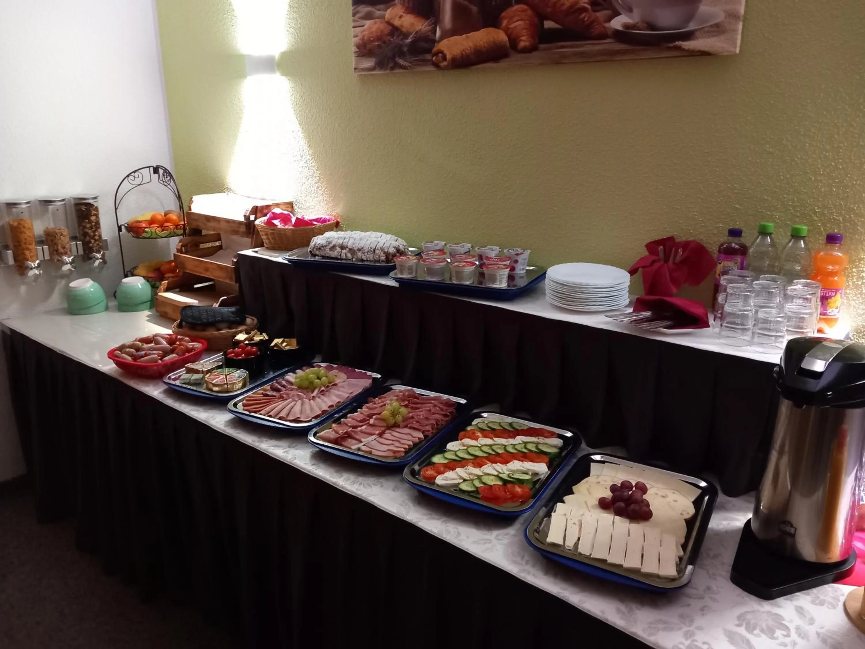 Buffet breakfast in Hotel Eintracht