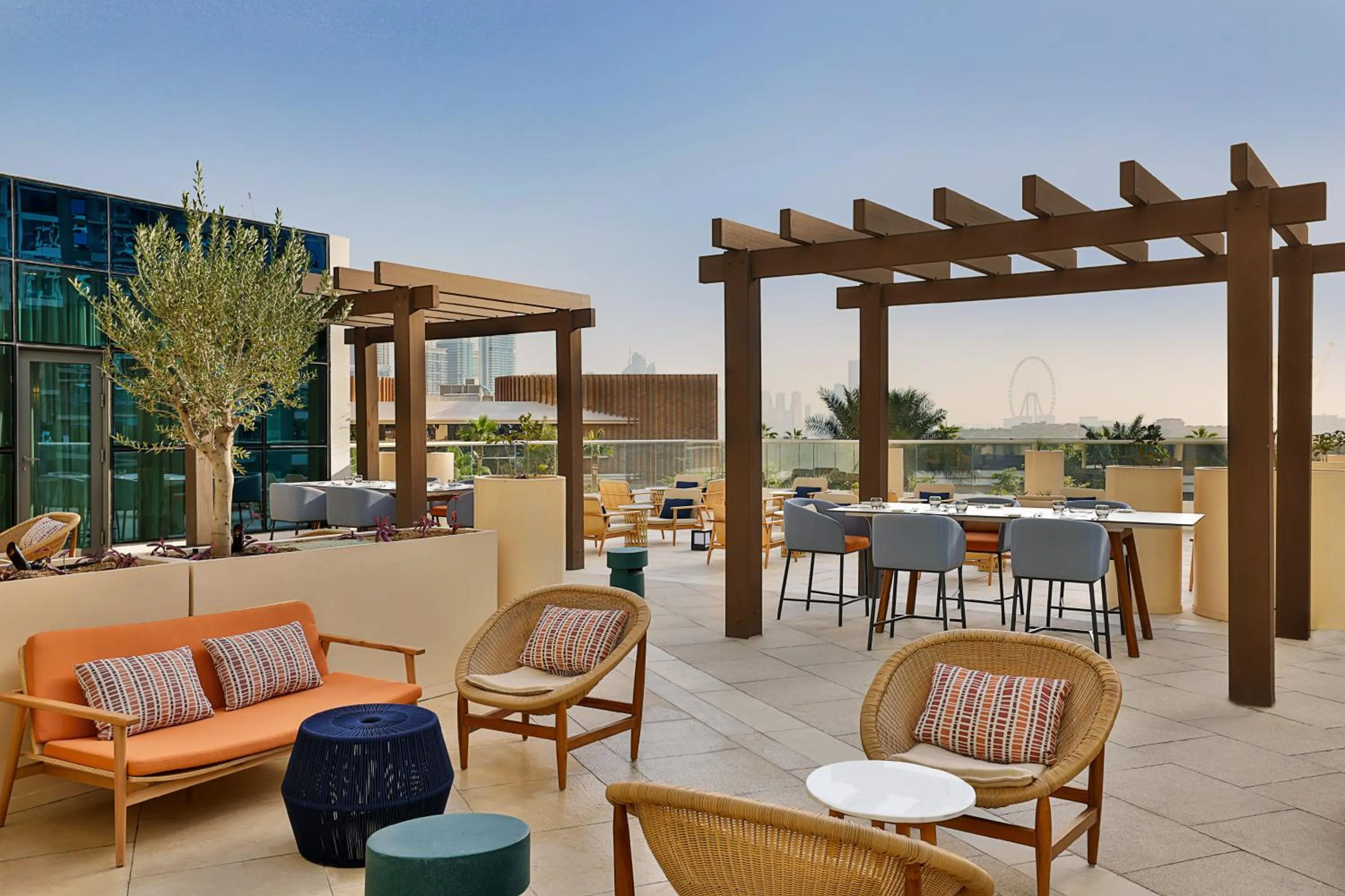 Restaurant/places to eat in NH Collection Dubai The Palm