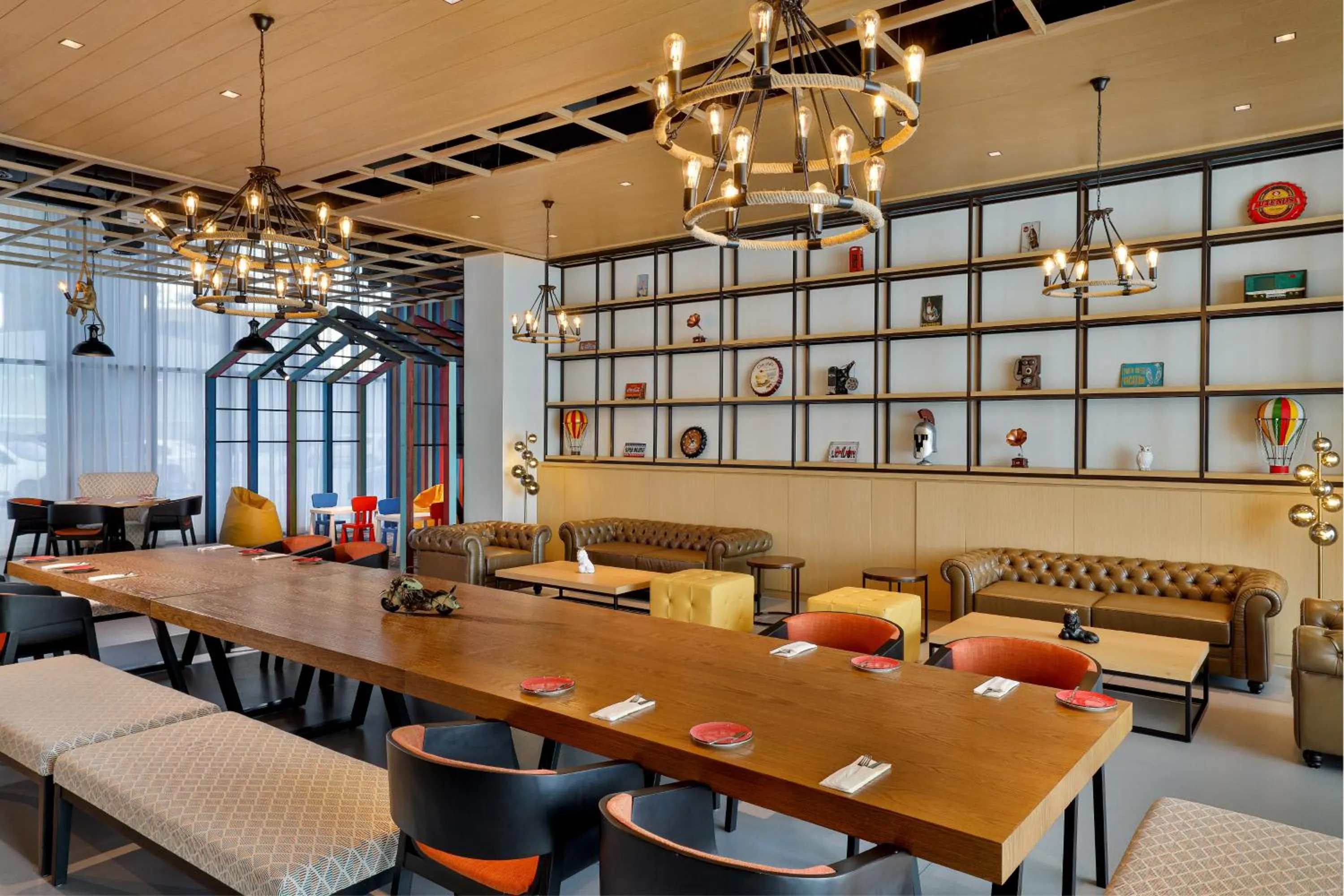 Restaurant/places to eat in NH Collection Dubai The Palm