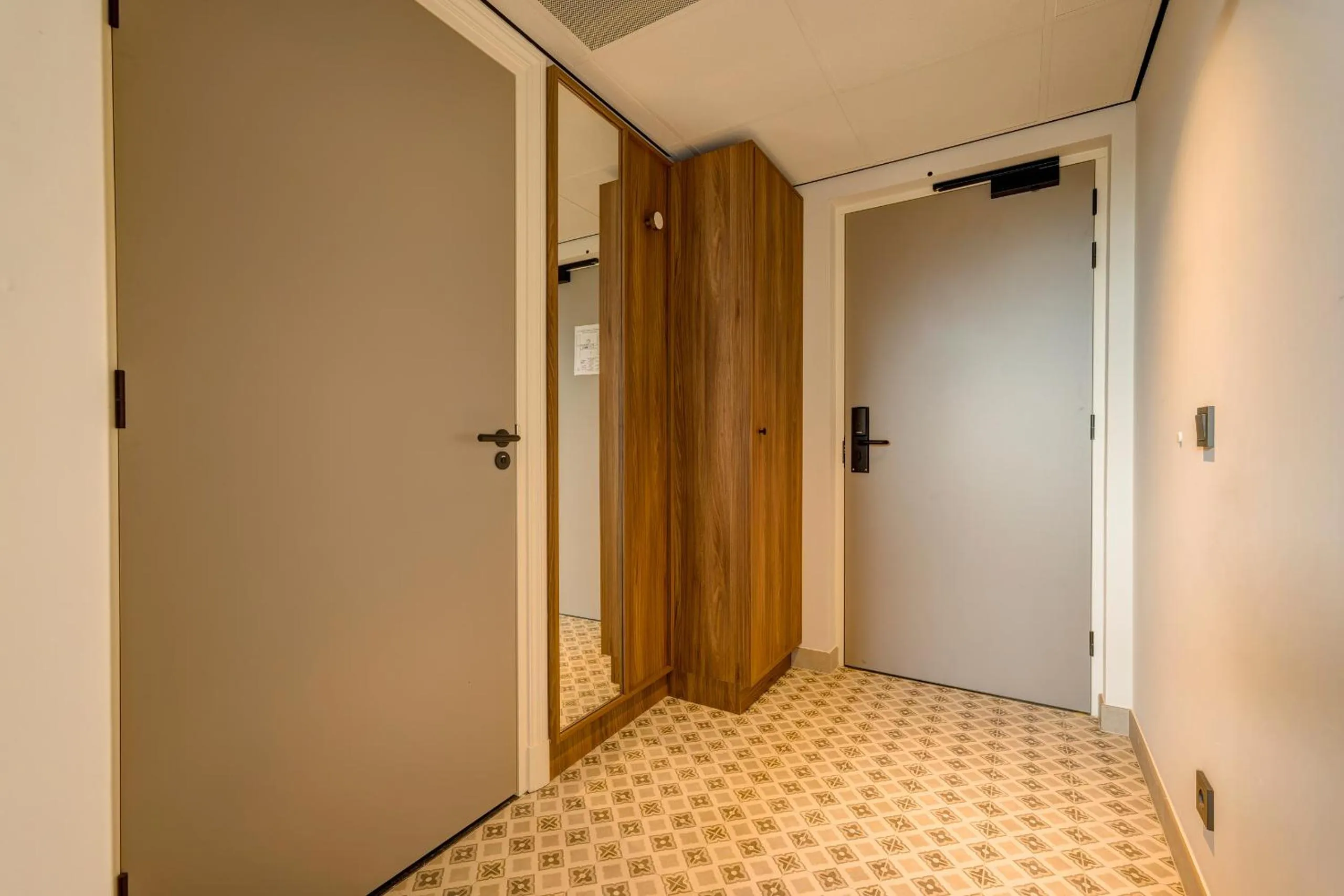 wardrobe in SEPHS Hotel Sittard