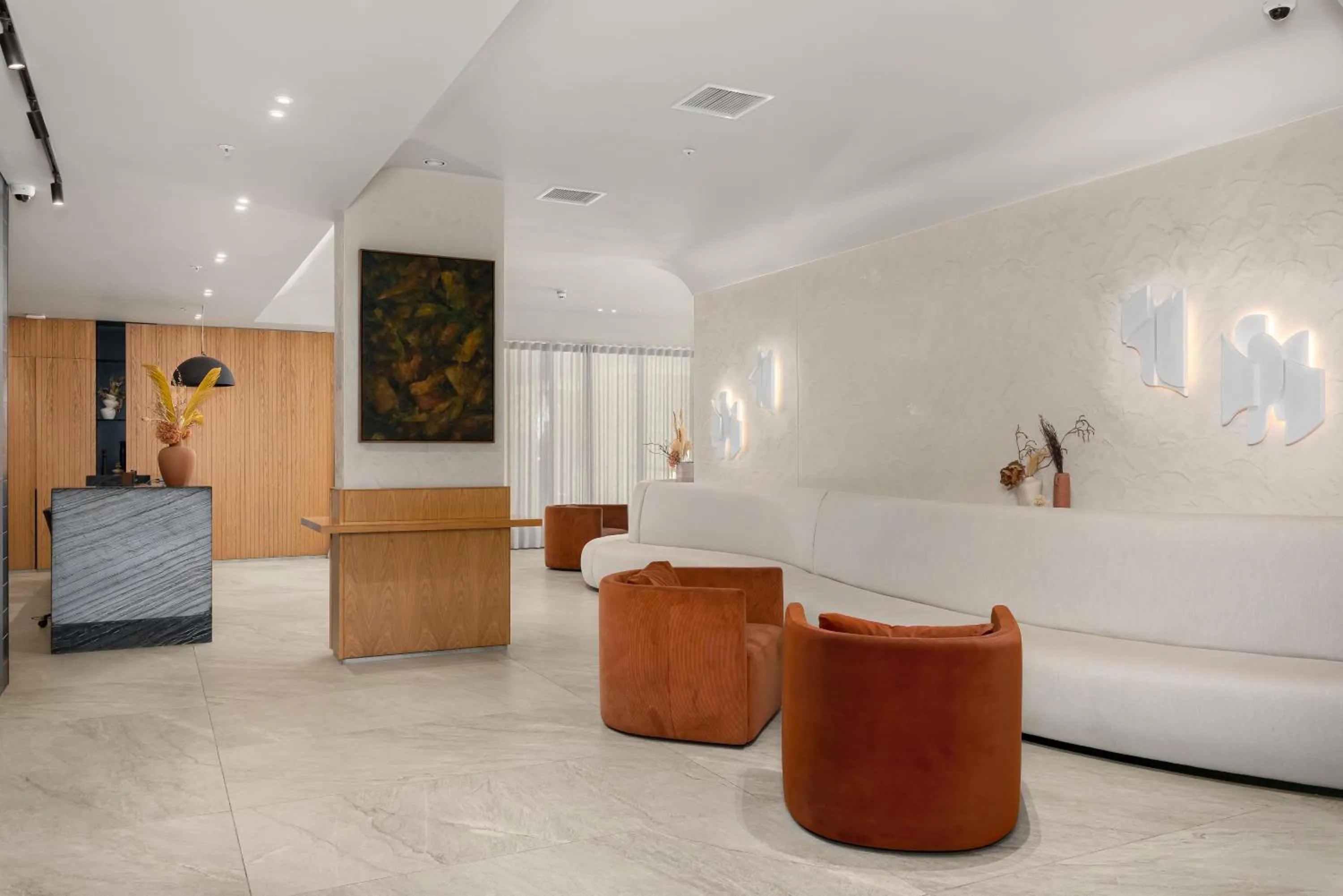 Lobby or reception in Newlands Peak Aparthotel by Totalstay