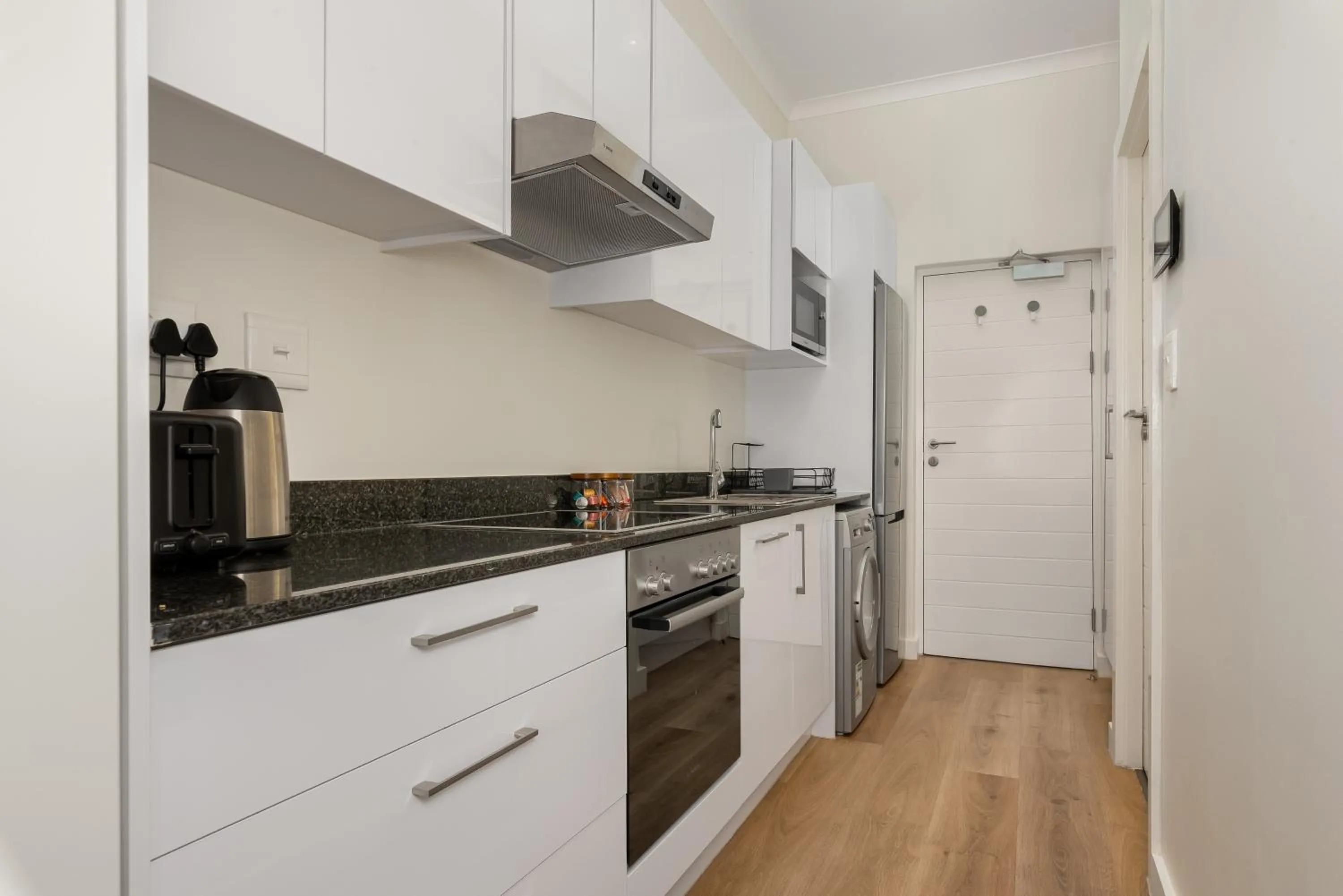 Kitchen or kitchenette in Newlands Peak Aparthotel by Totalstay