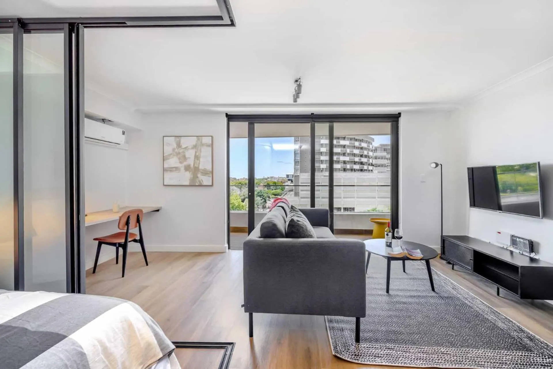 Living room in Newlands Peak Aparthotel by Totalstay