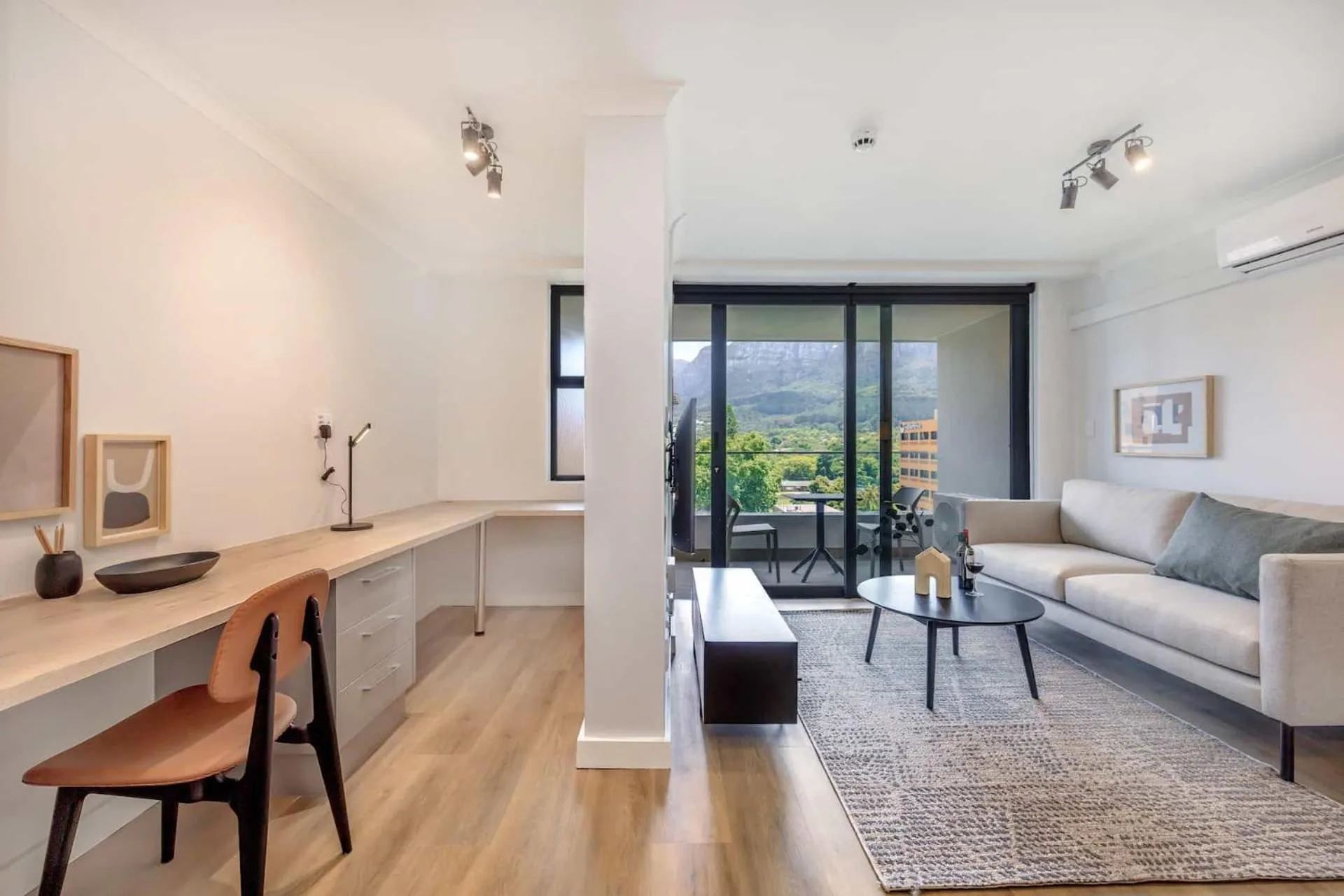 Living room in Newlands Peak Aparthotel by Totalstay