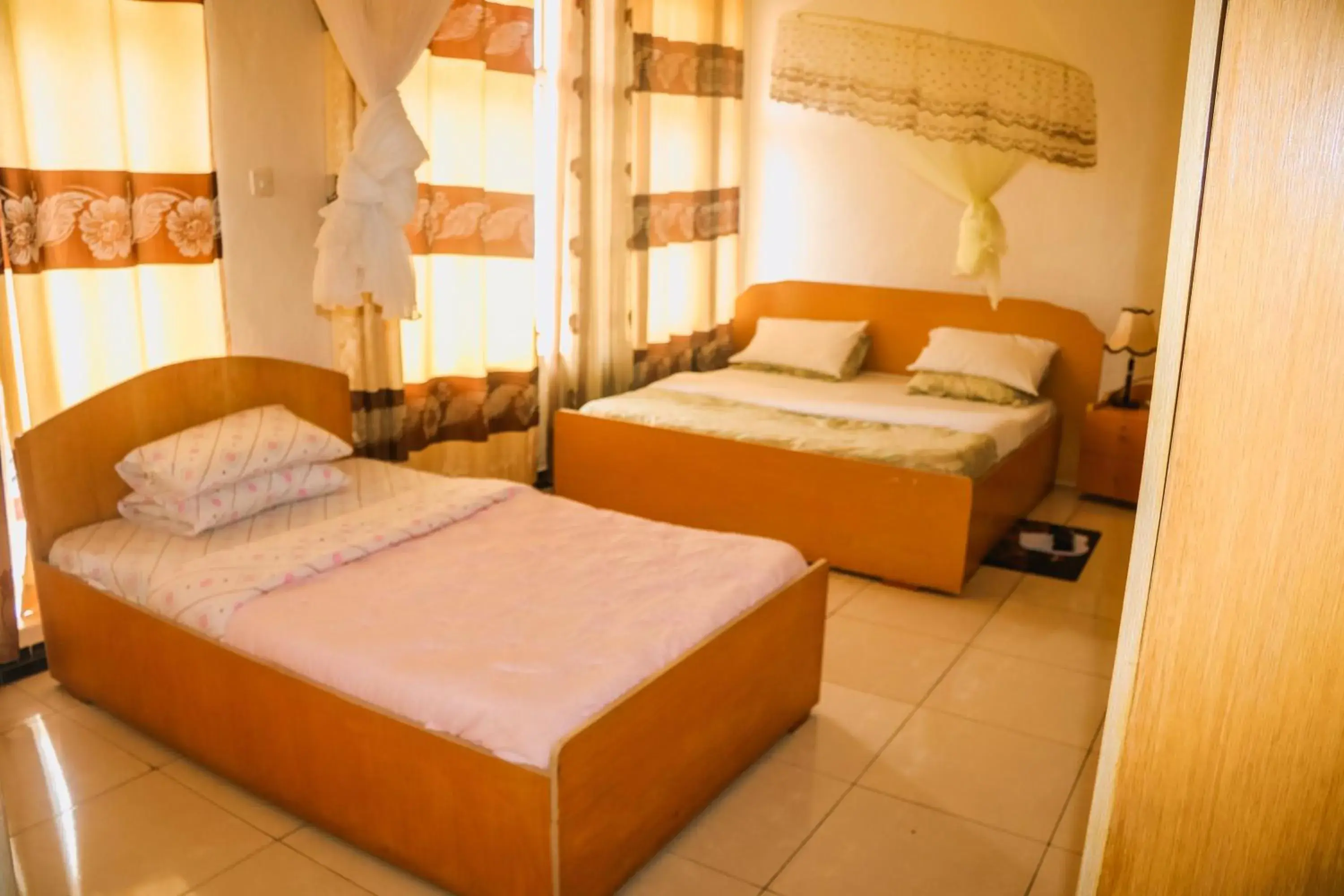 Large Twin Room in Light House Hotel Large Twin Room in Light House Hotel