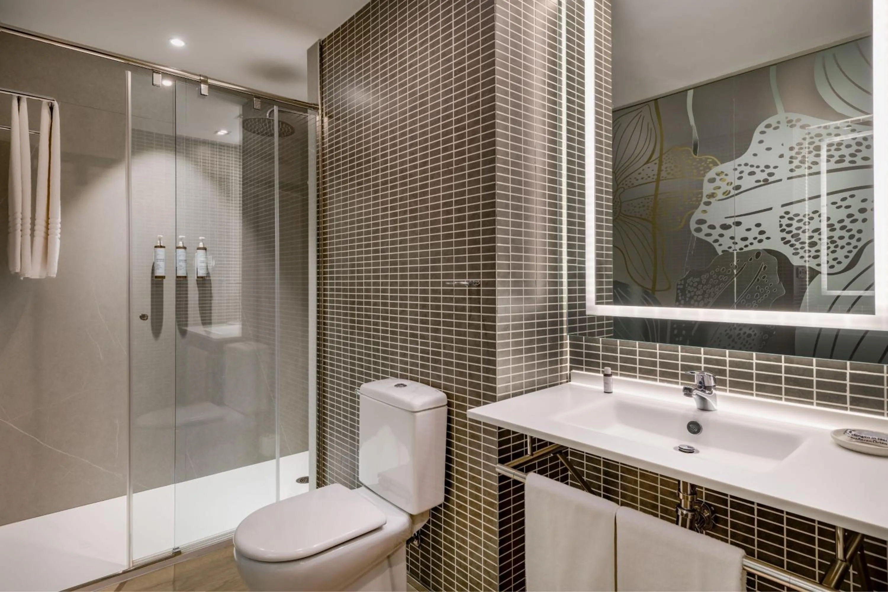 Photo of the whole room in AC Hotel Recoletos by Marriott