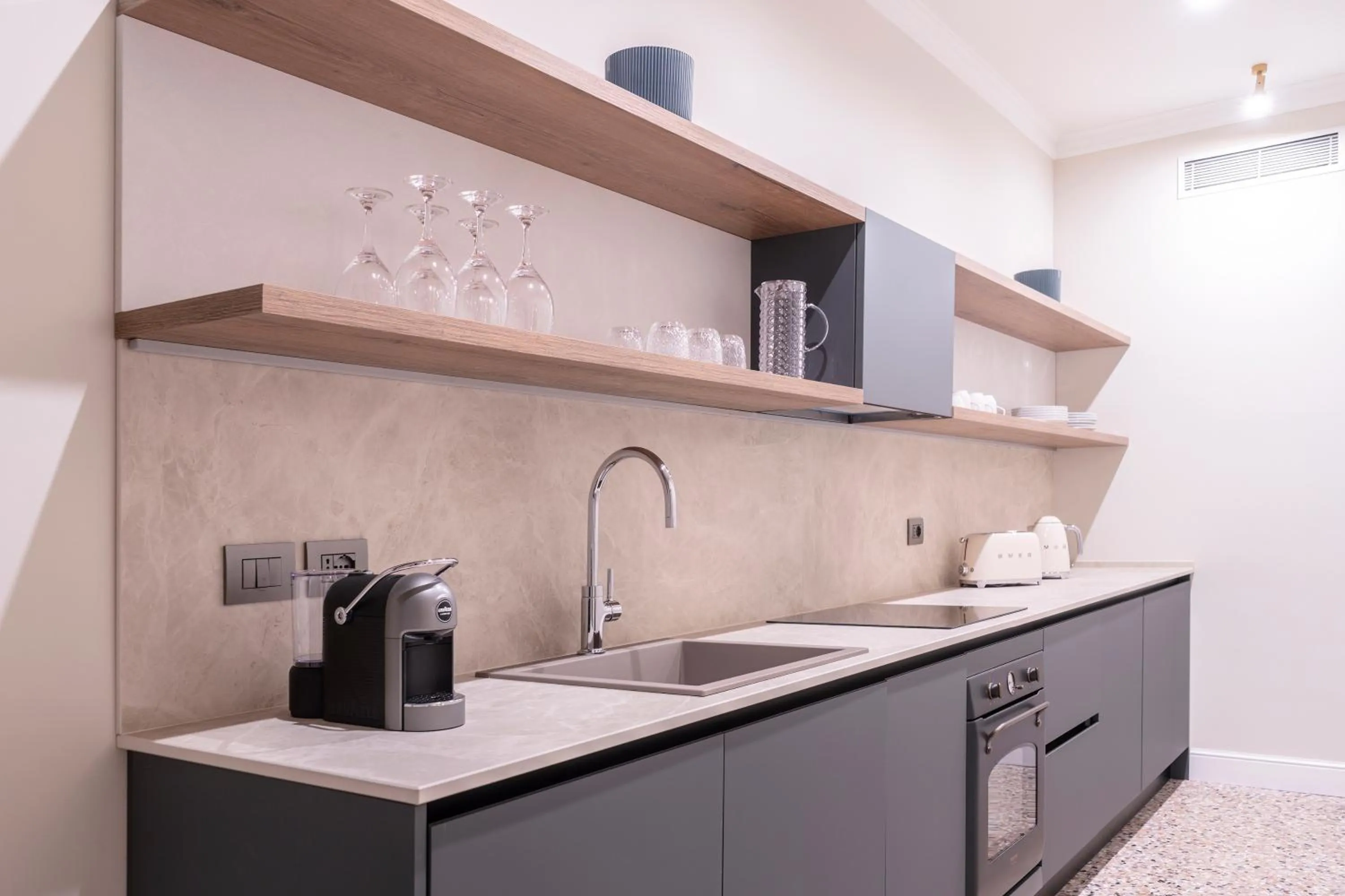 Coffee/tea facilities in Be Mate Ponte di Rialto