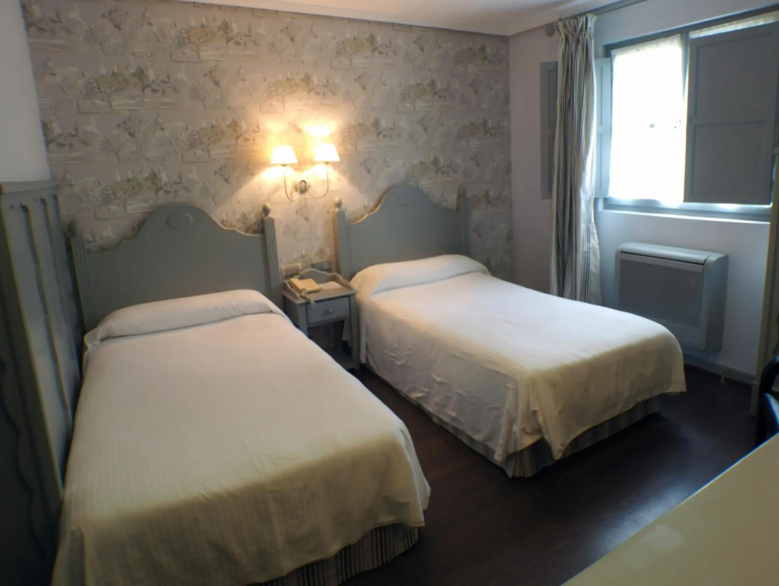Large Single Room in Hotel Comillas Large Single Room in Hotel Comillas