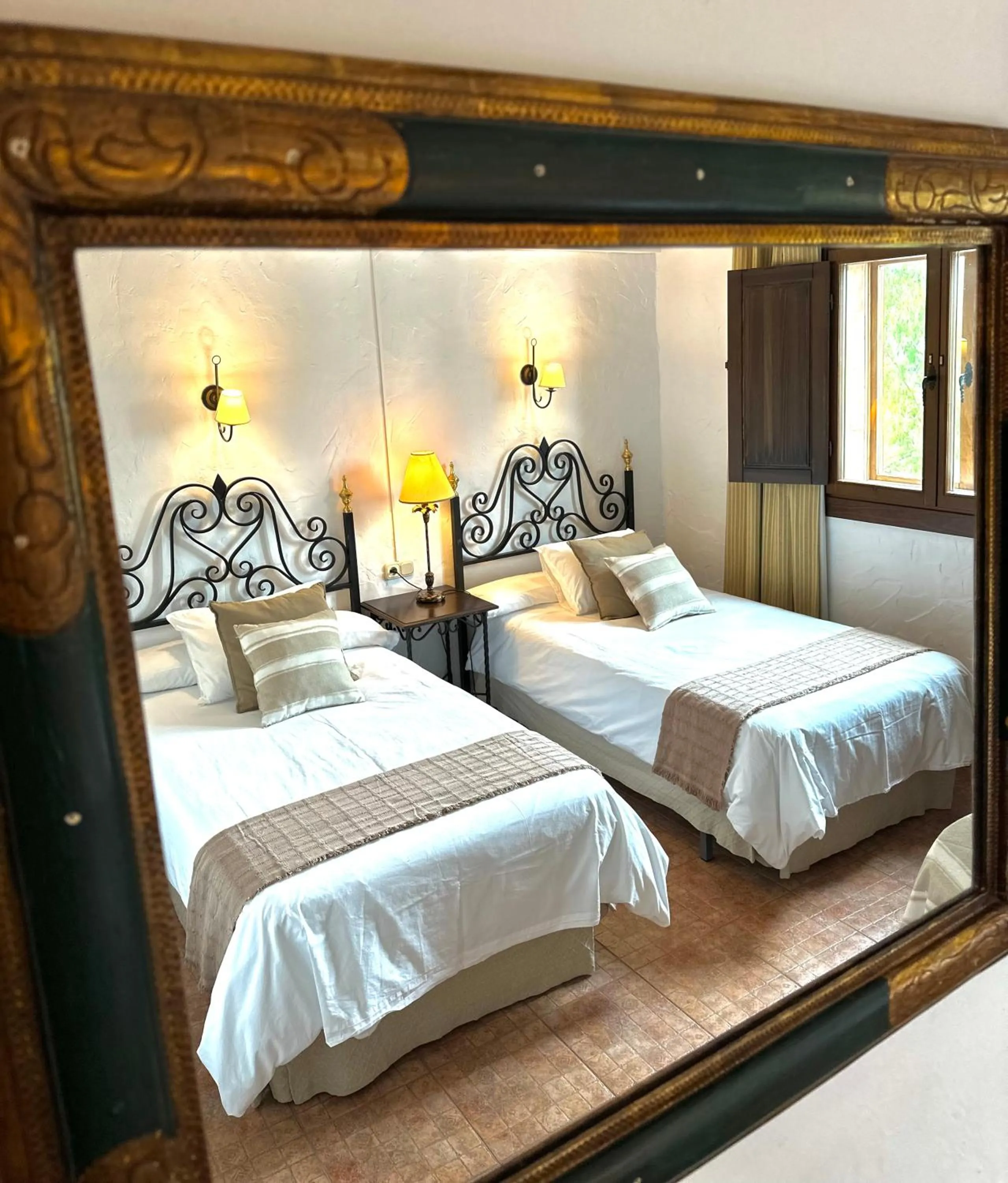 Property building, Bed in Hotel Rural La Paloma