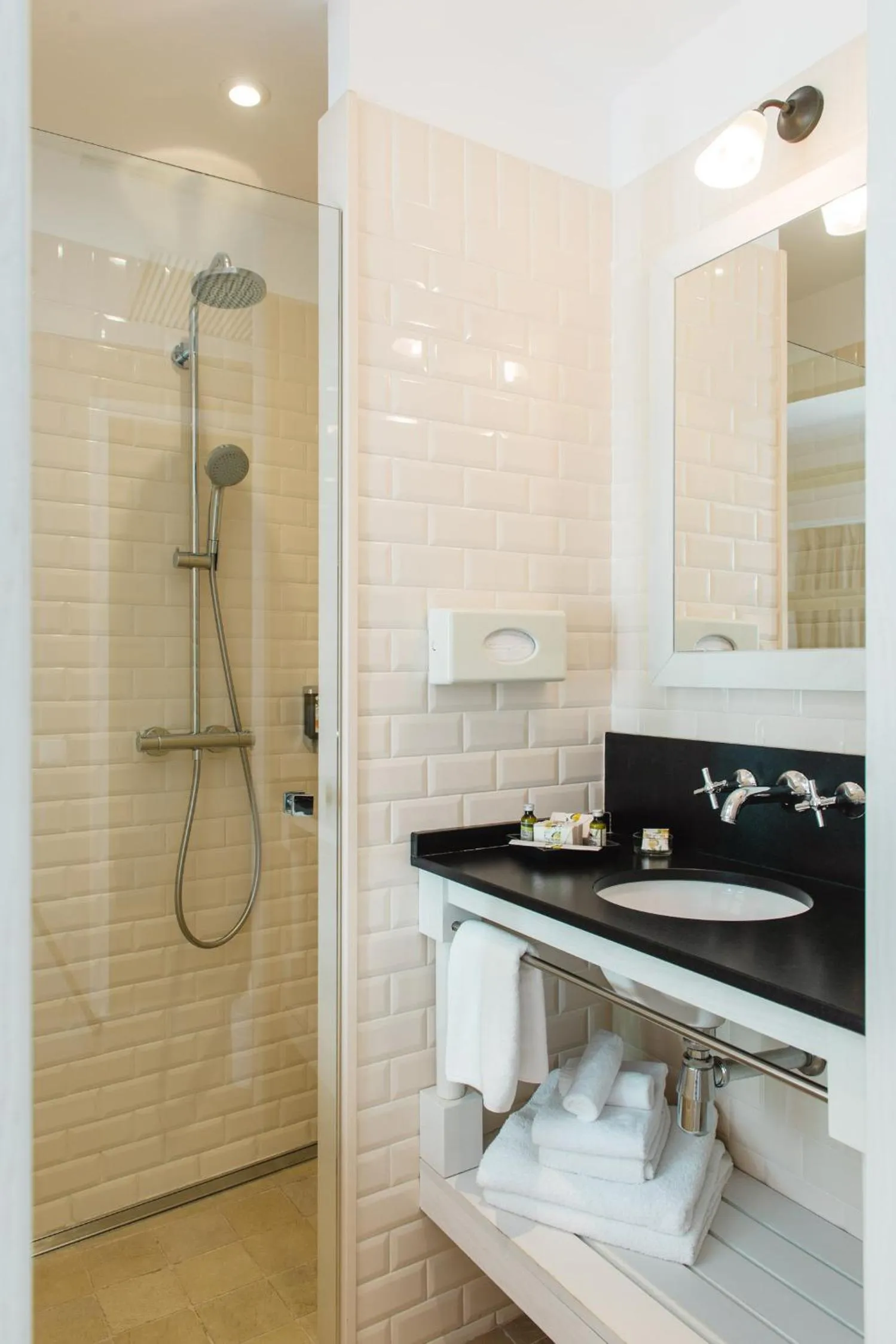 Bathroom in Hotel Playa Sol