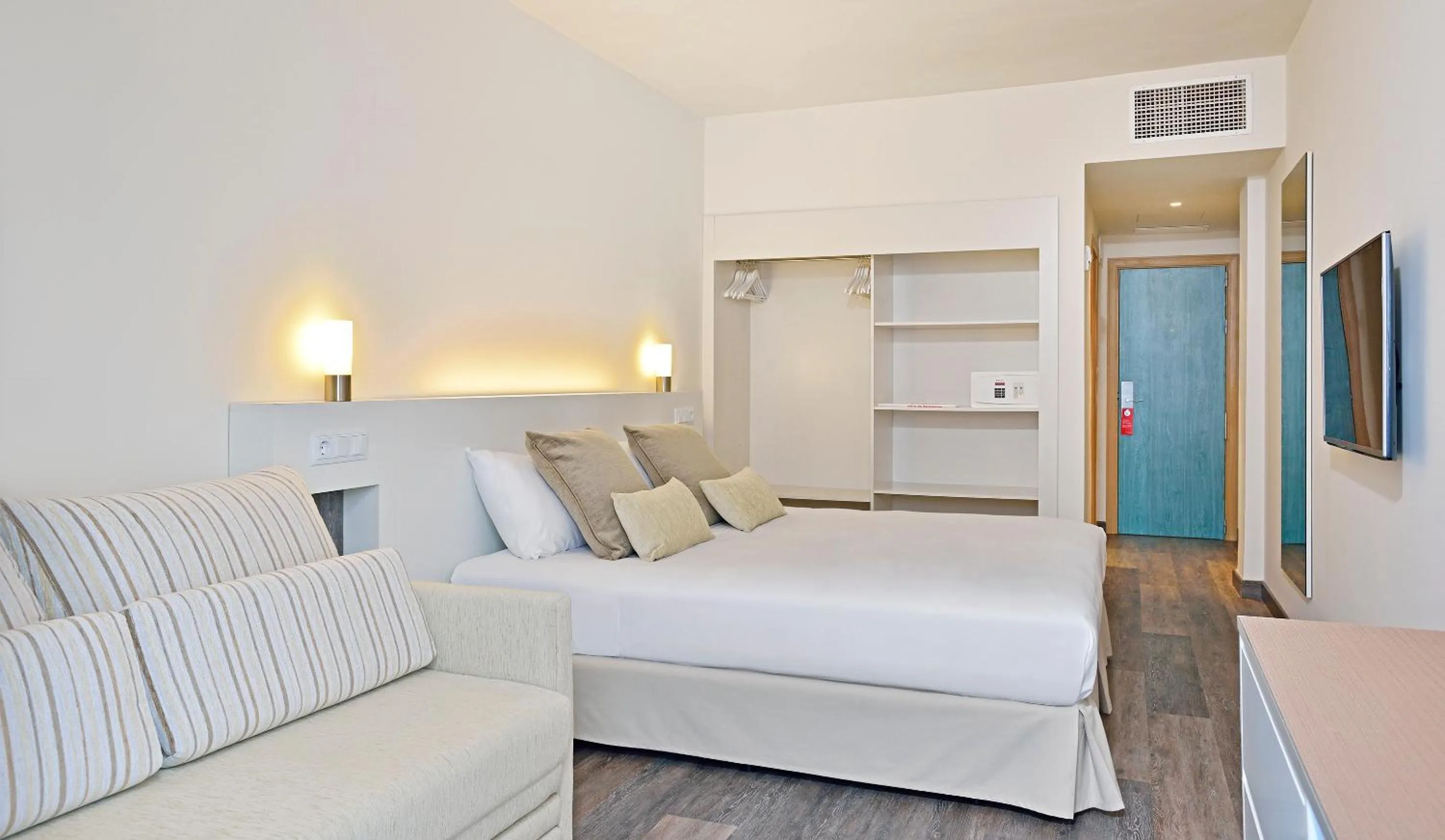 Bedroom in Sol Palmanova Mallorca