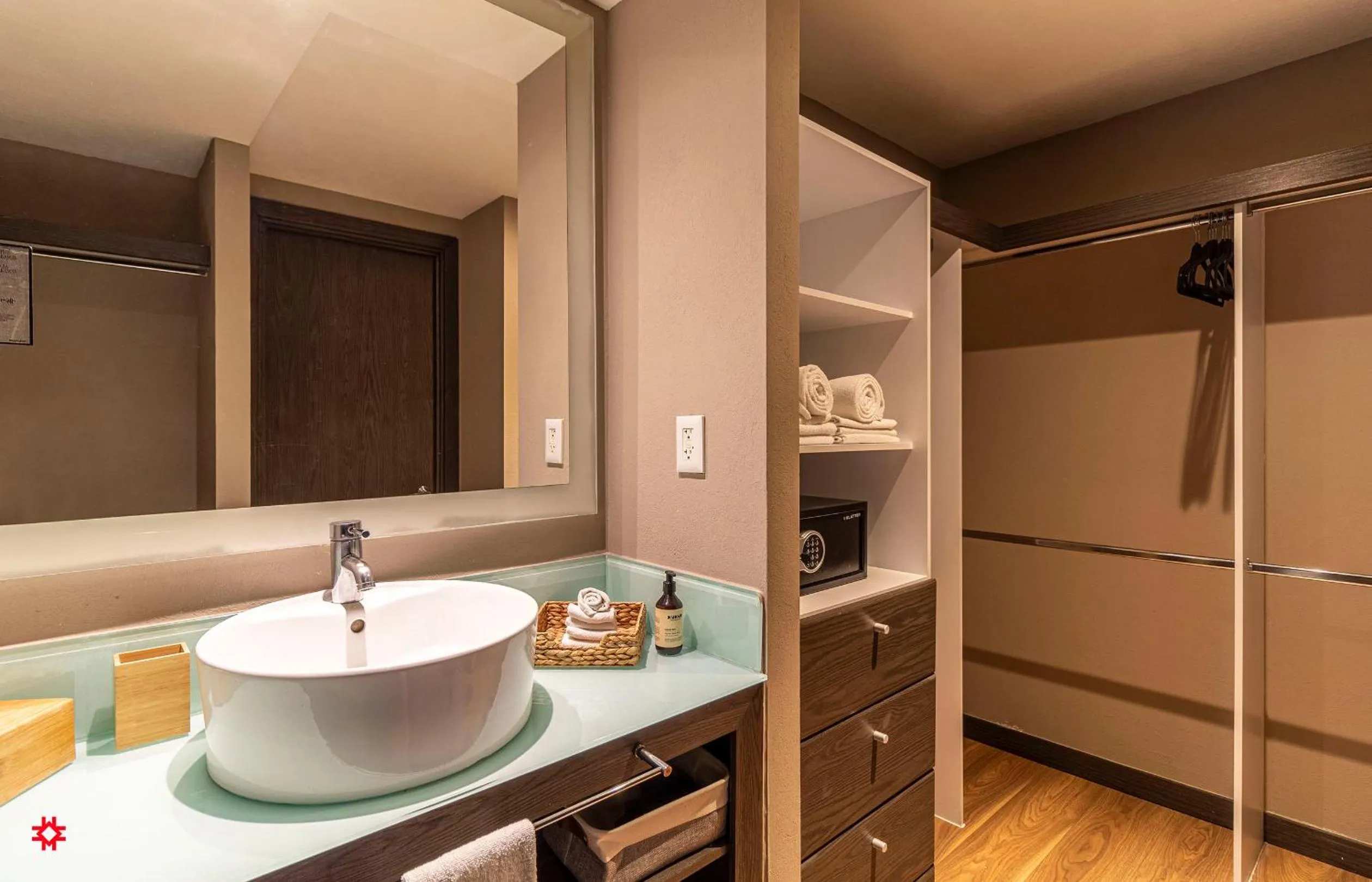 Bathroom in Casa Vive Grand by Kukun