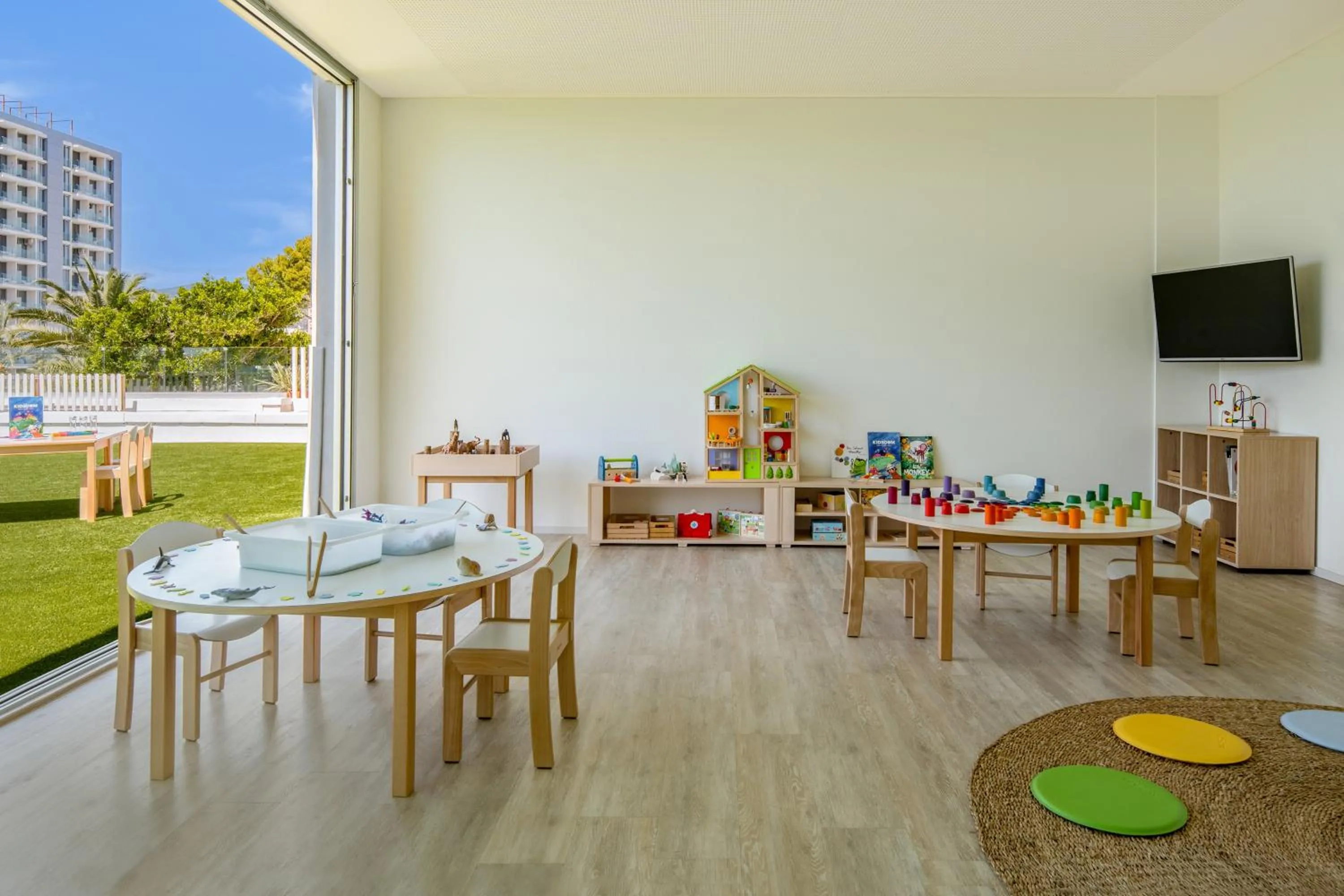 TV and multimedia in Meliá Calviá Beach