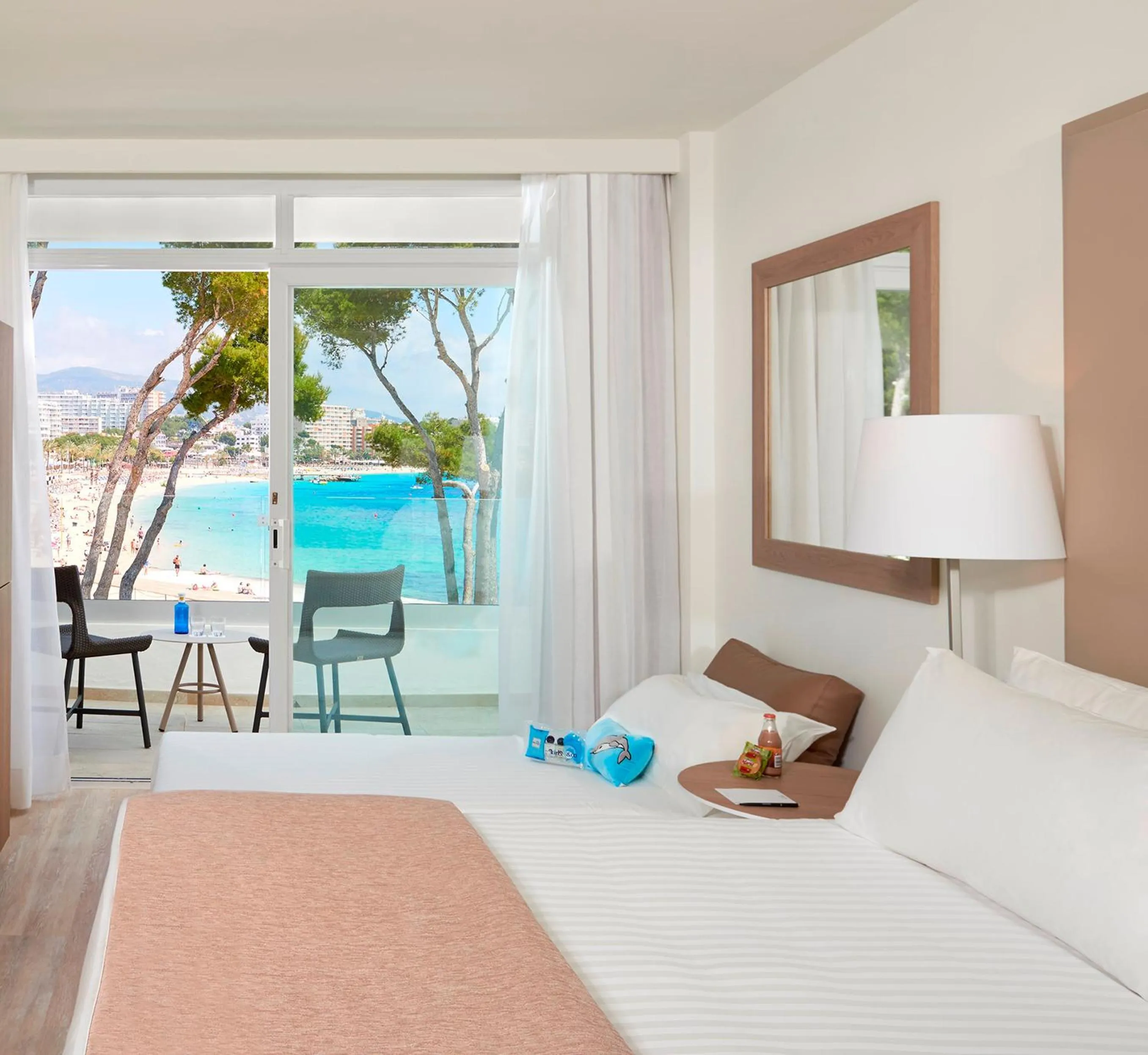 Bedroom, Bed in Meliá Calviá Beach