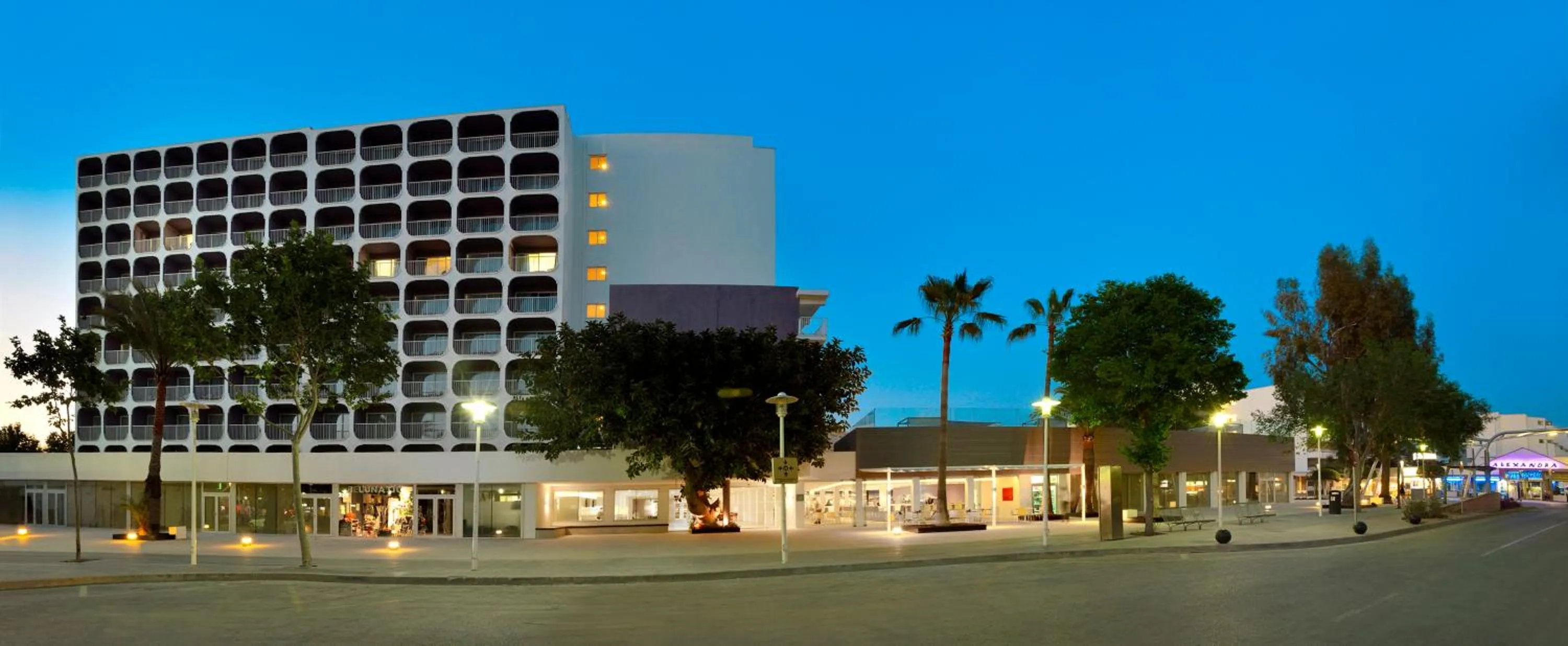 Facade/entrance in Sol House Mallorca