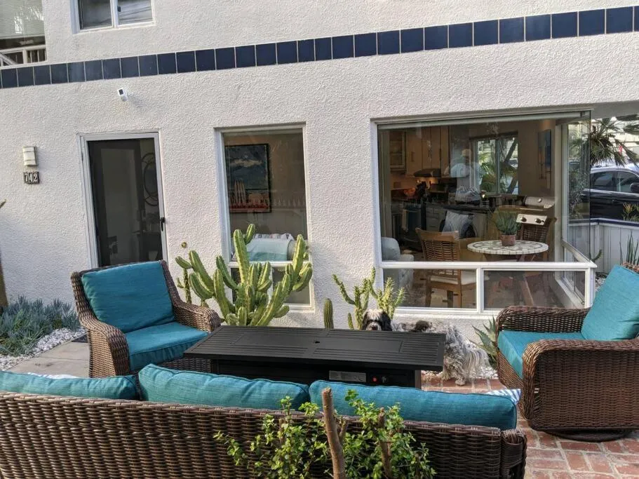 Property building in Upscale Mission Beach Couples Getaway/Pet Friendly