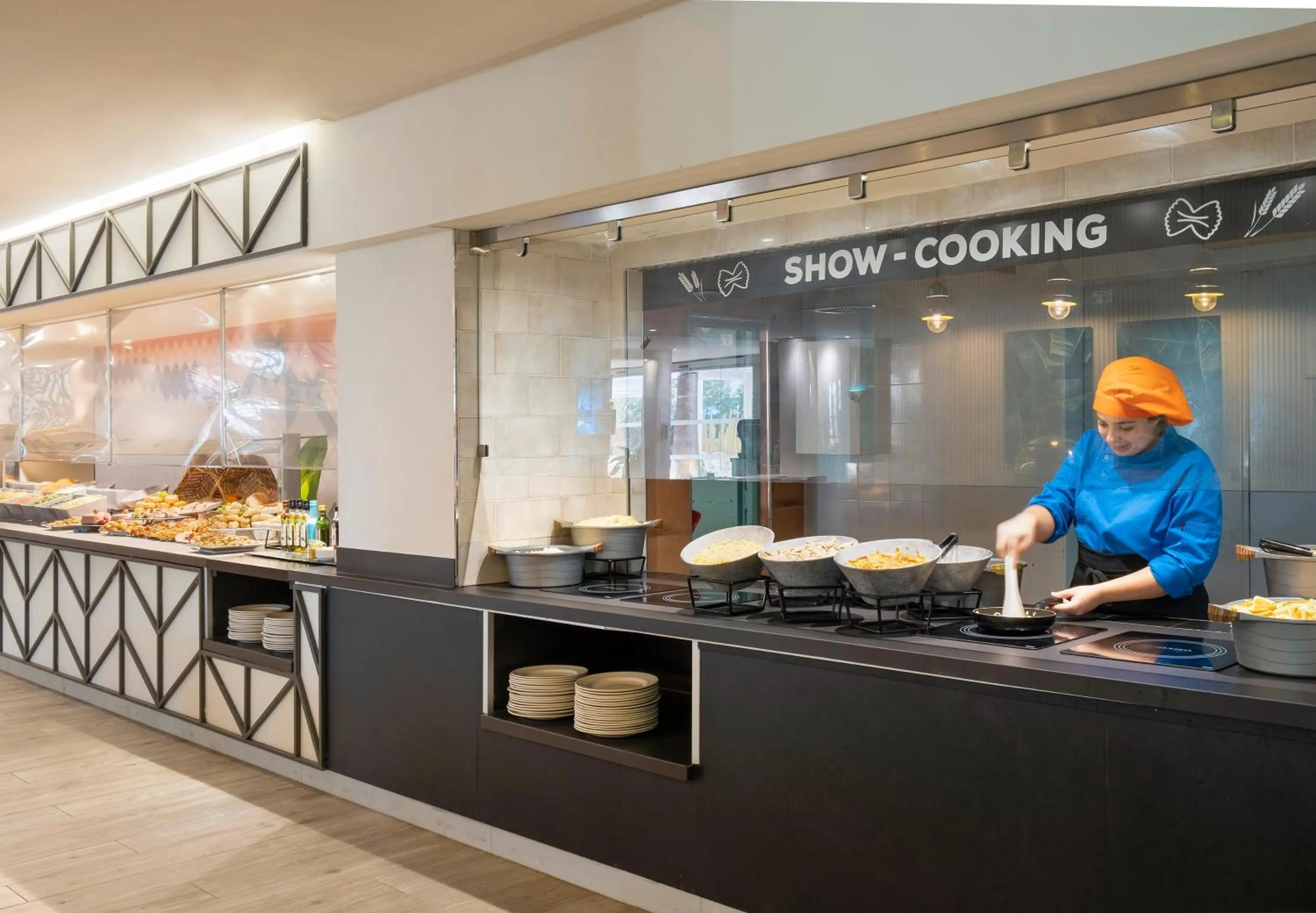 Restaurant/places to eat in Sol Katmandu Park & Resort