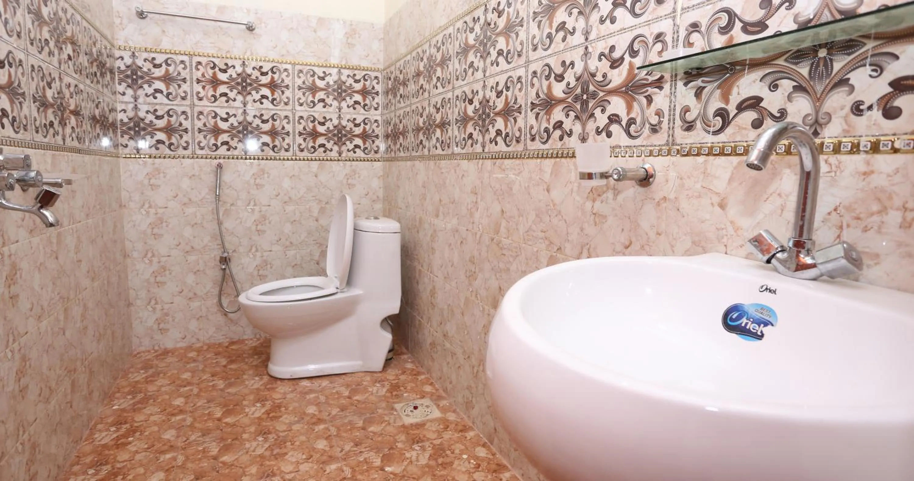 Shower in Hotel A-One