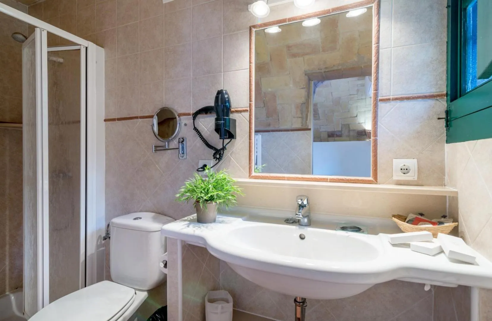 Shower in Mas Ses Vinyes - Adults Only