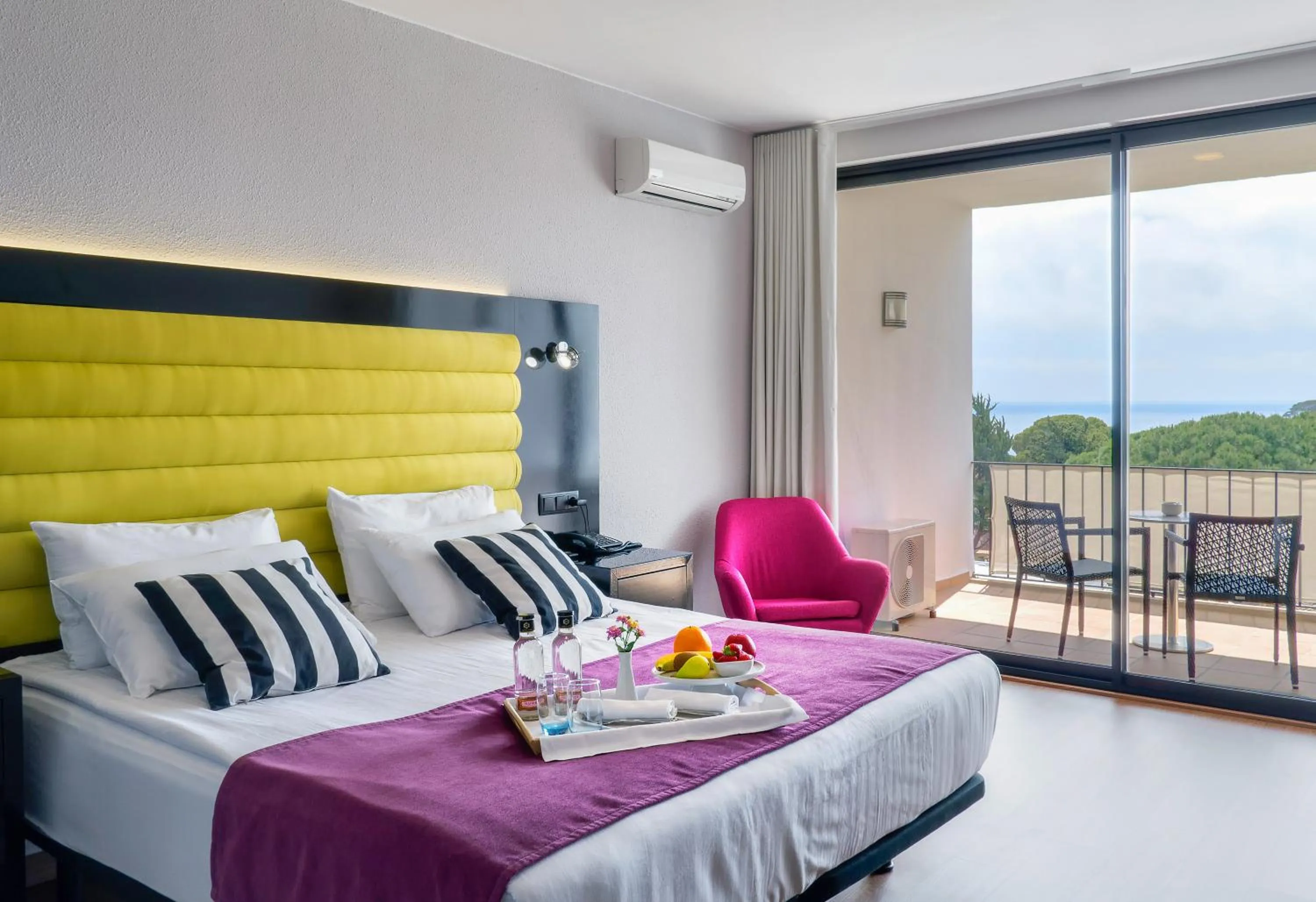 Patio, Bed in Hotel Eetu Begur Affiliated by Melia