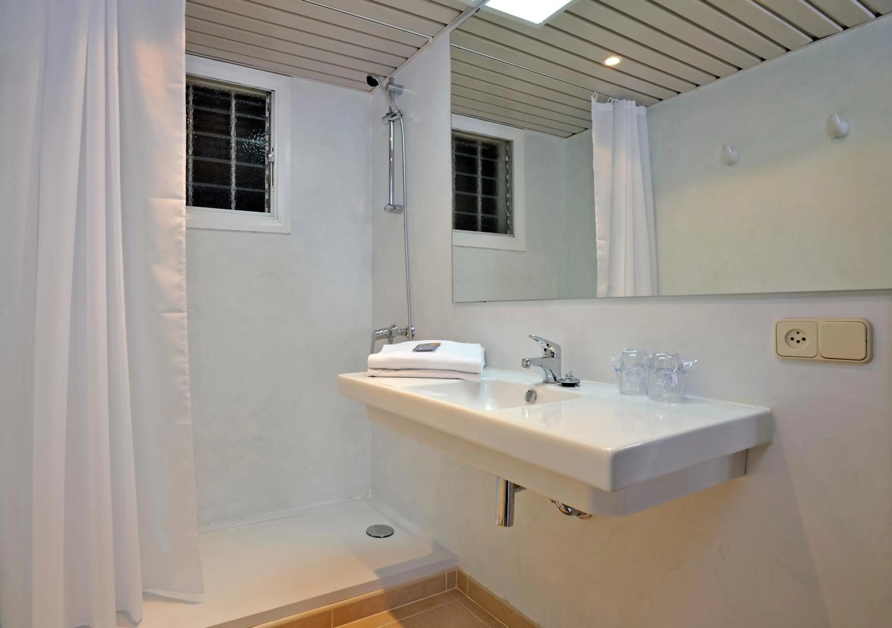 Bathroom in Sol Cala d´Or Apartamentos