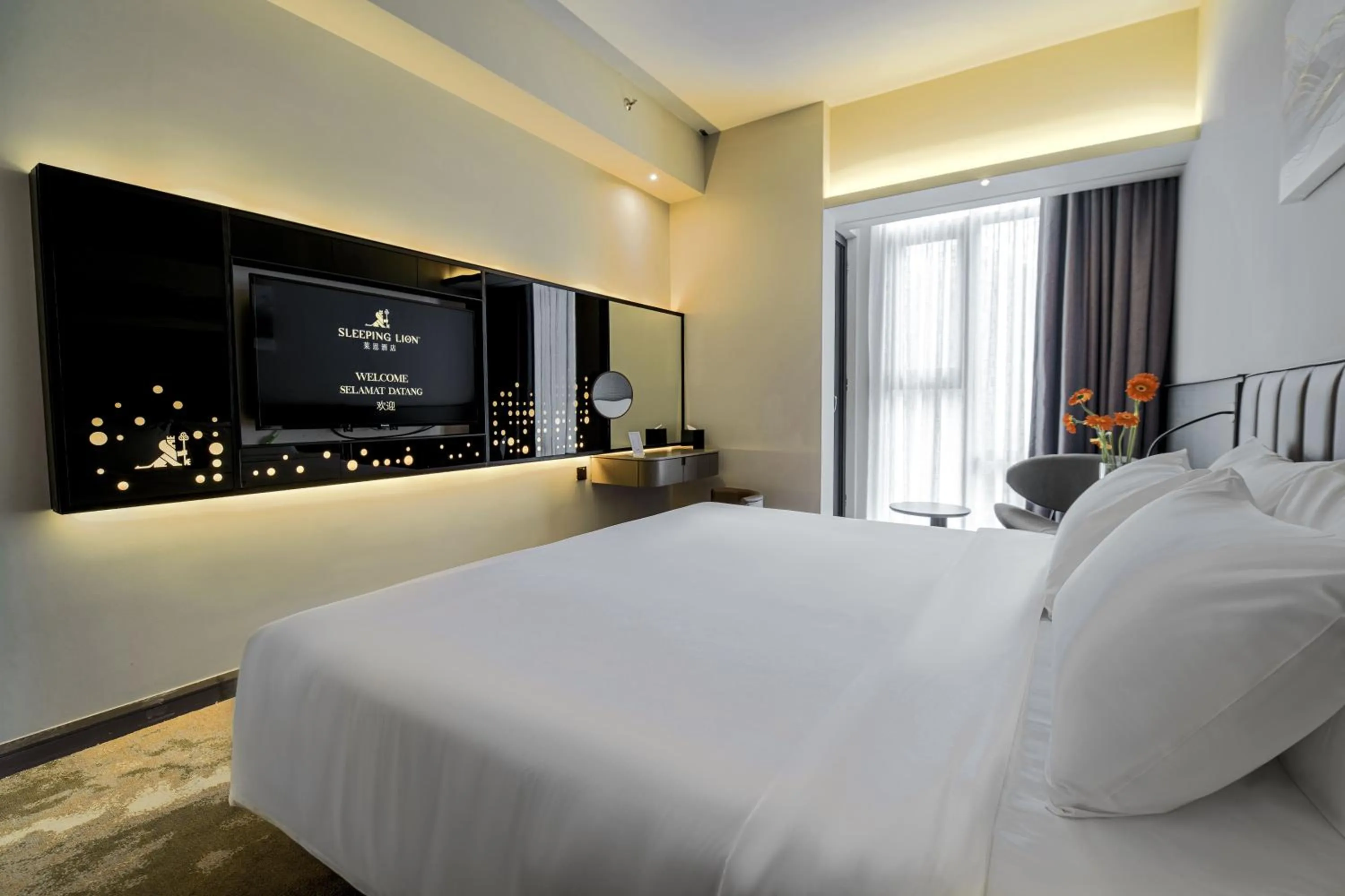 Bedroom, Bed in Sleeping Lion Suites