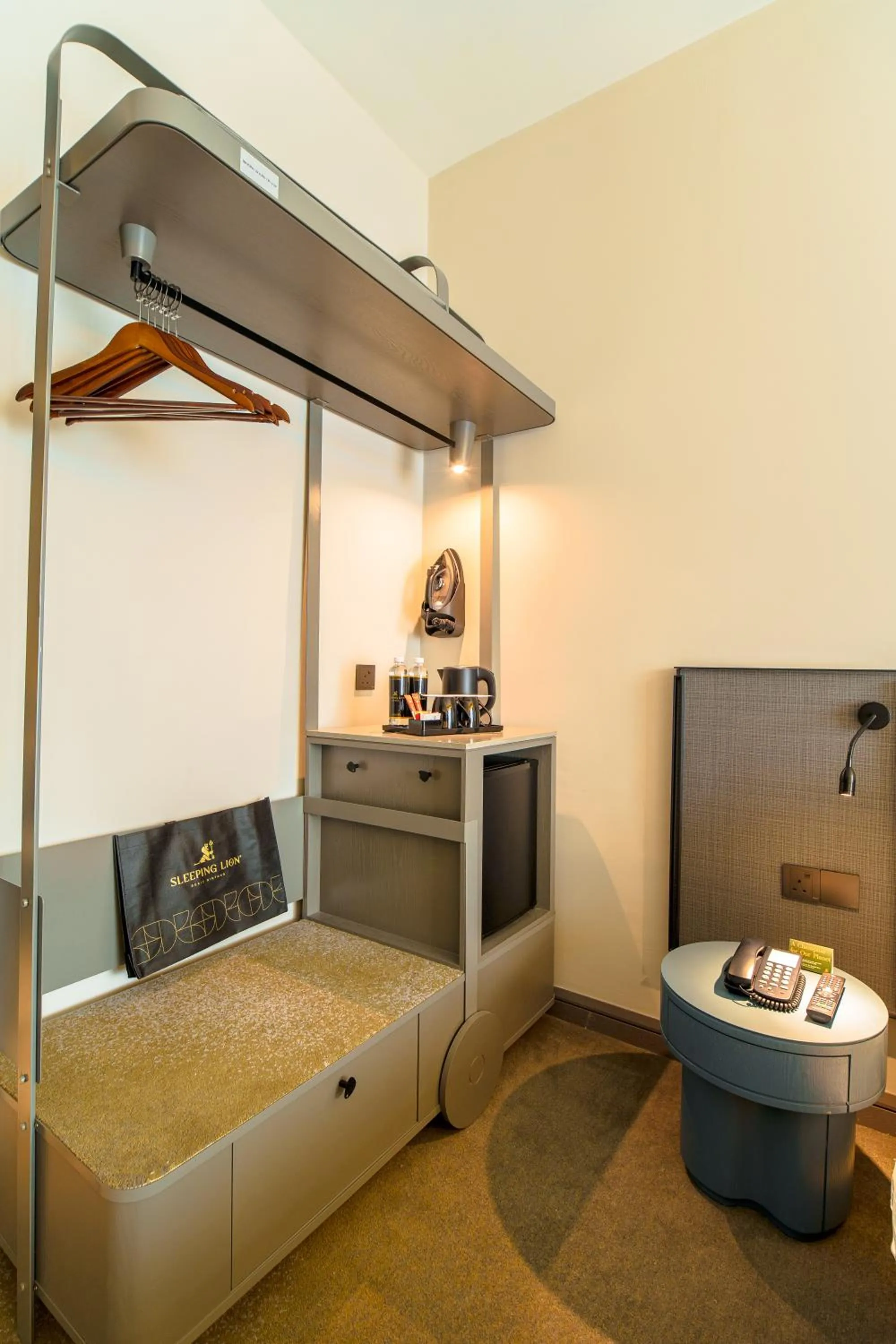 flat iron, Bed in Sleeping Lion Suites