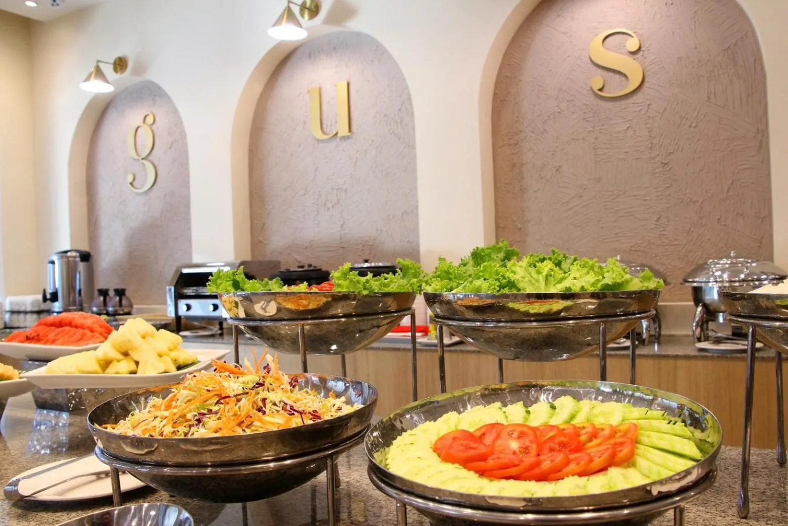 Restaurant/places to eat in The Leisure Hotel