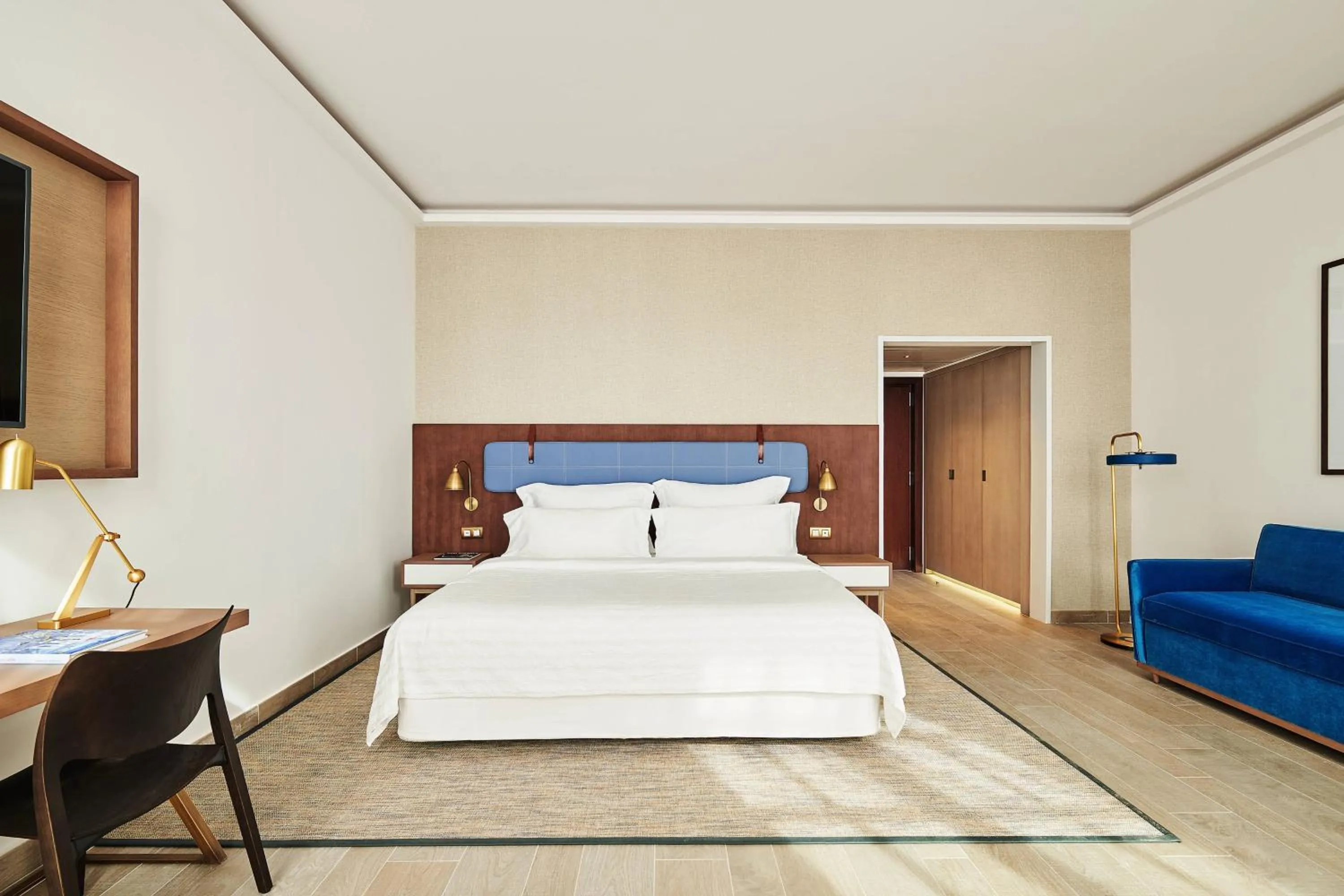 Superior Historic King Room with Partial Sea View in Le Meridien Ra Beach Hotel and Spa