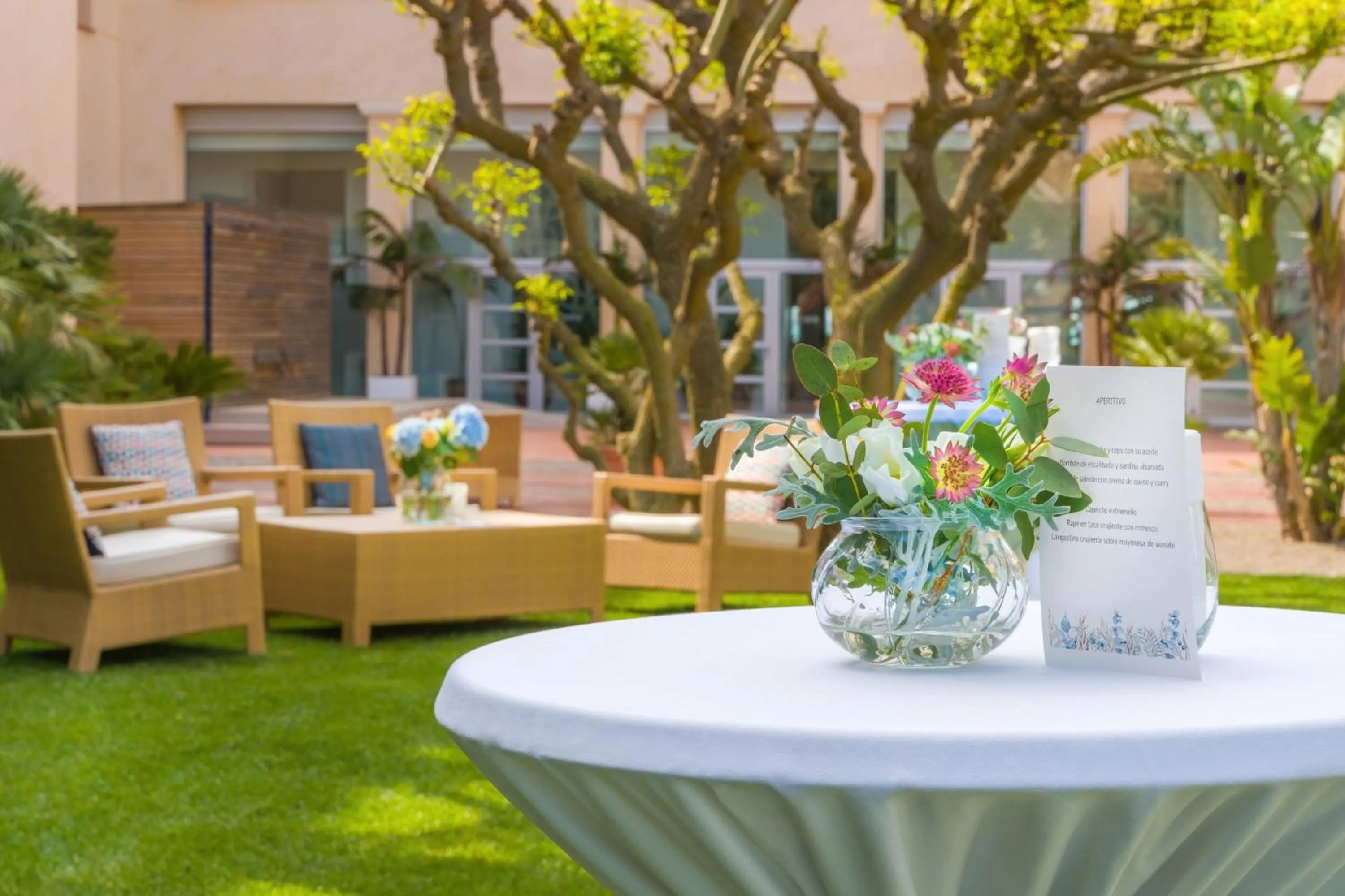 Banquet/Function facilities in Le Meridien Ra Beach Hotel and Spa