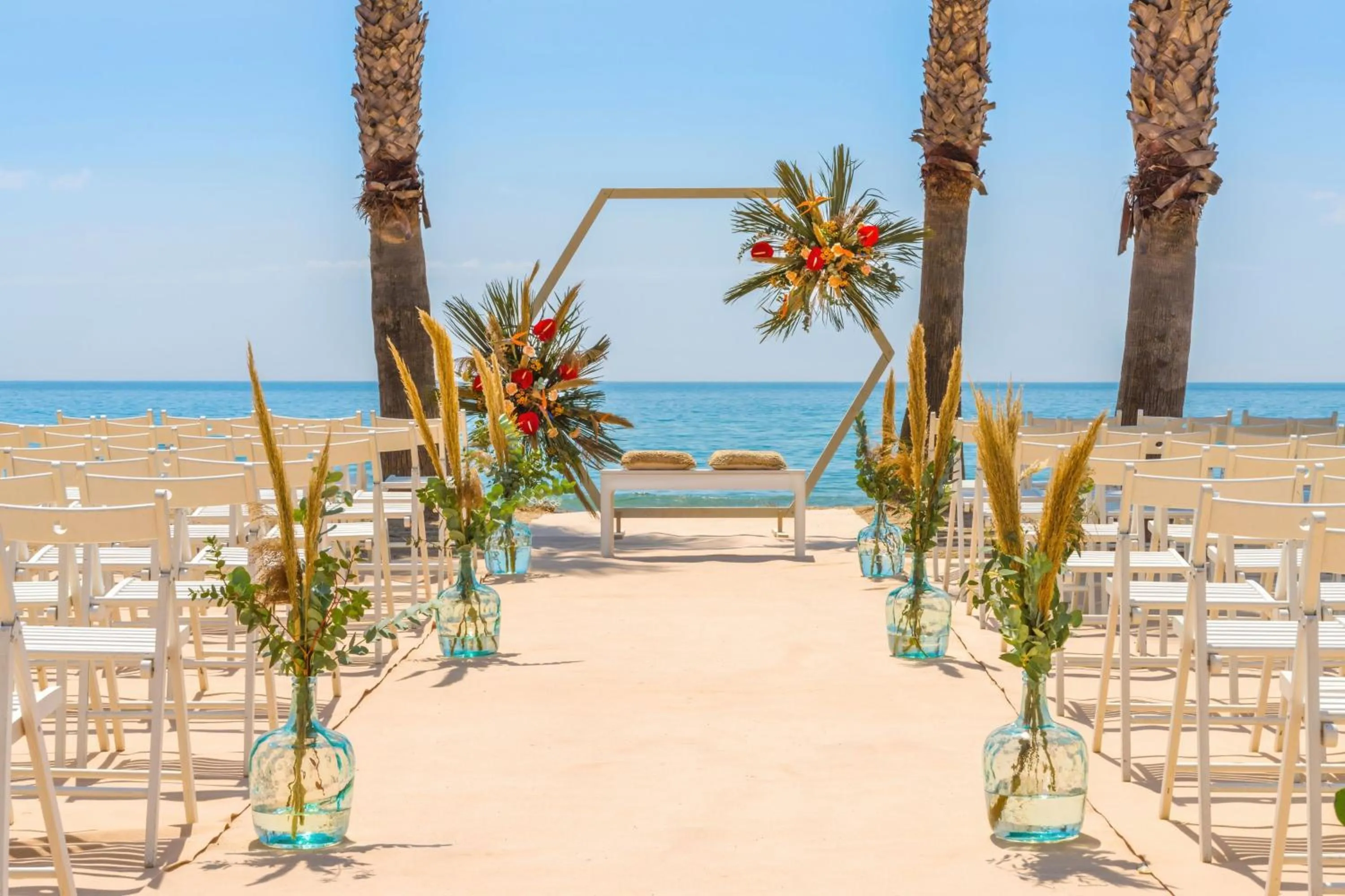 Banquet/Function facilities in Le Meridien Ra Beach Hotel and Spa