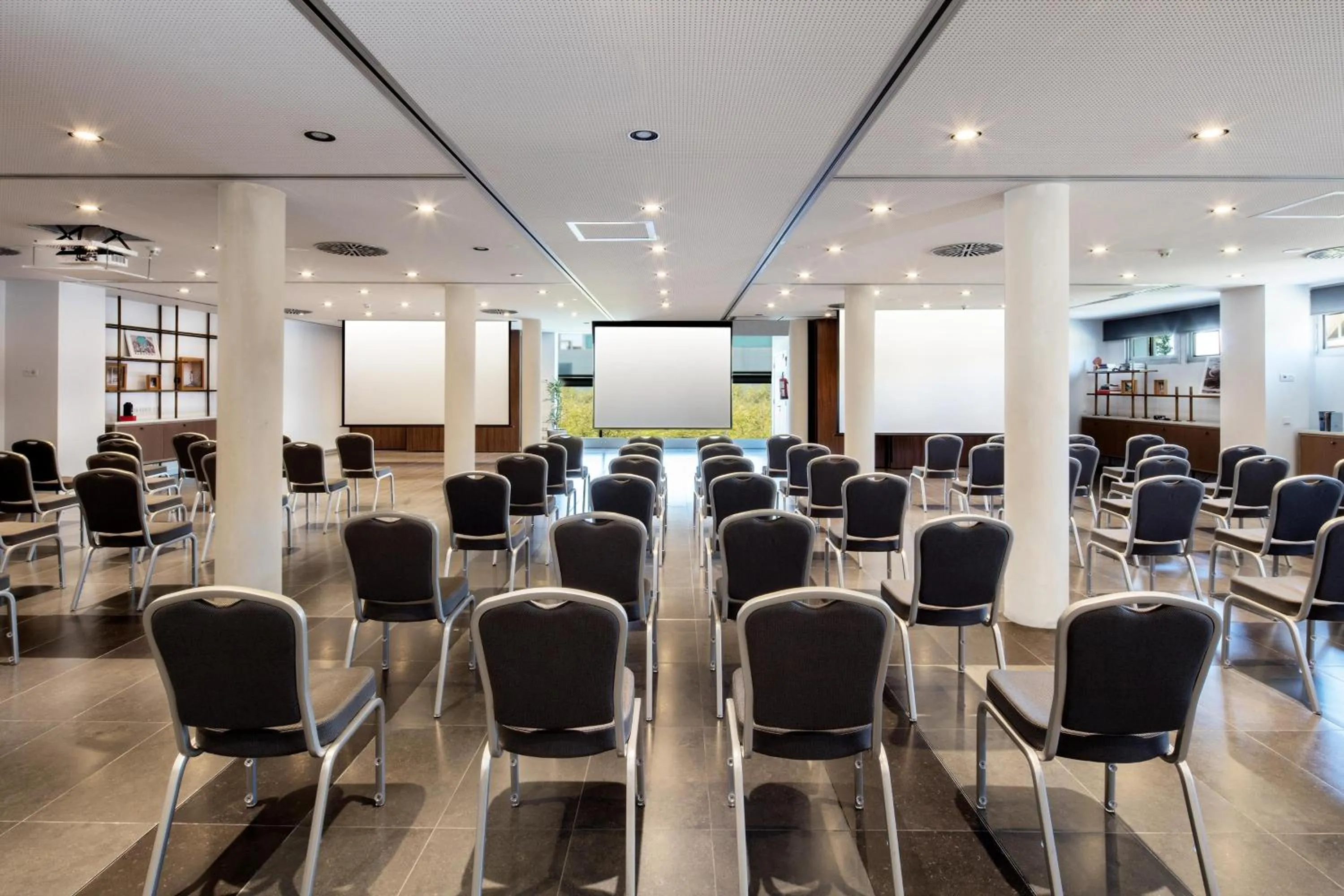 Meeting/conference room in Le Meridien Ra Beach Hotel and Spa