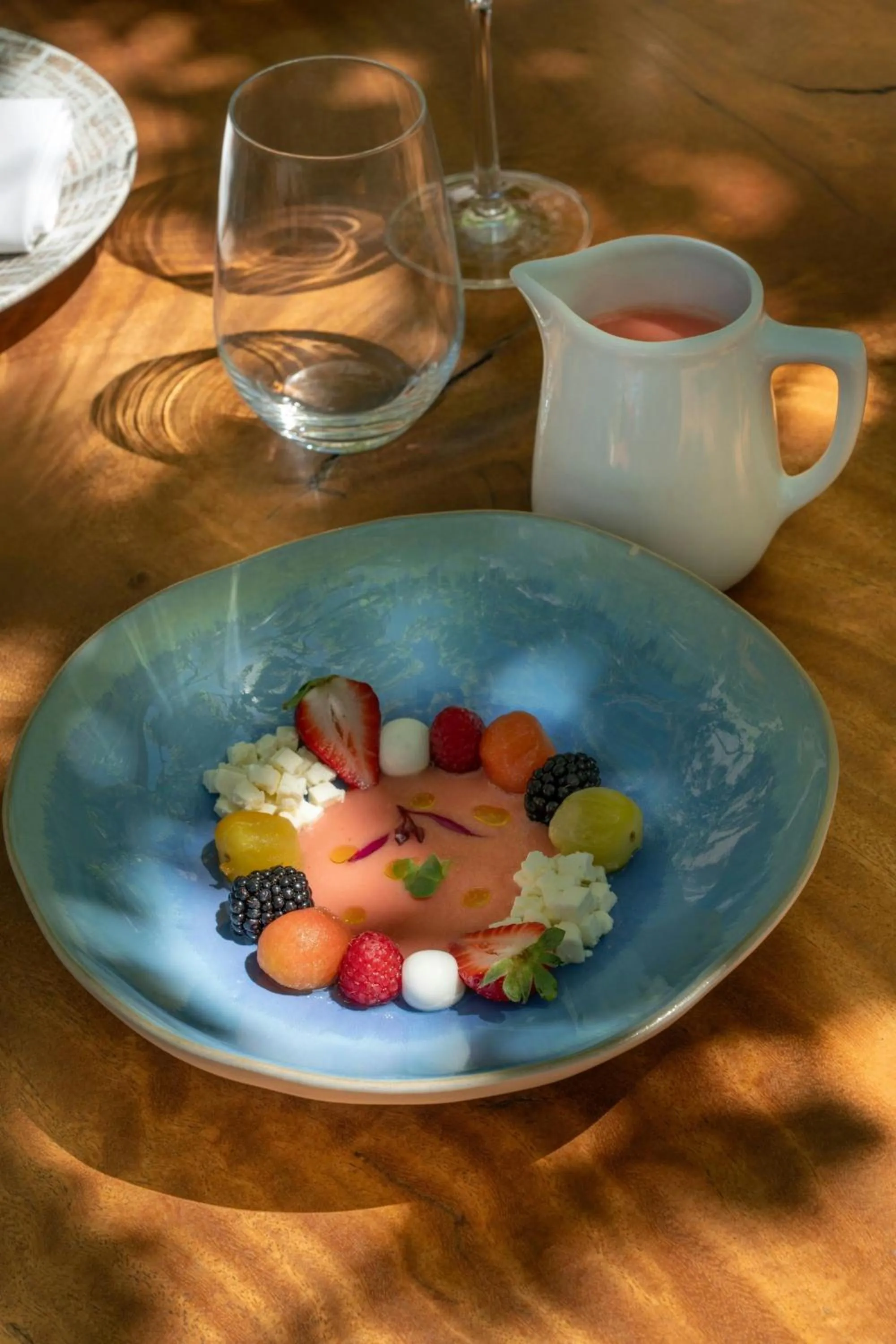 Restaurant/places to eat in Le Meridien Ra Beach Hotel and Spa