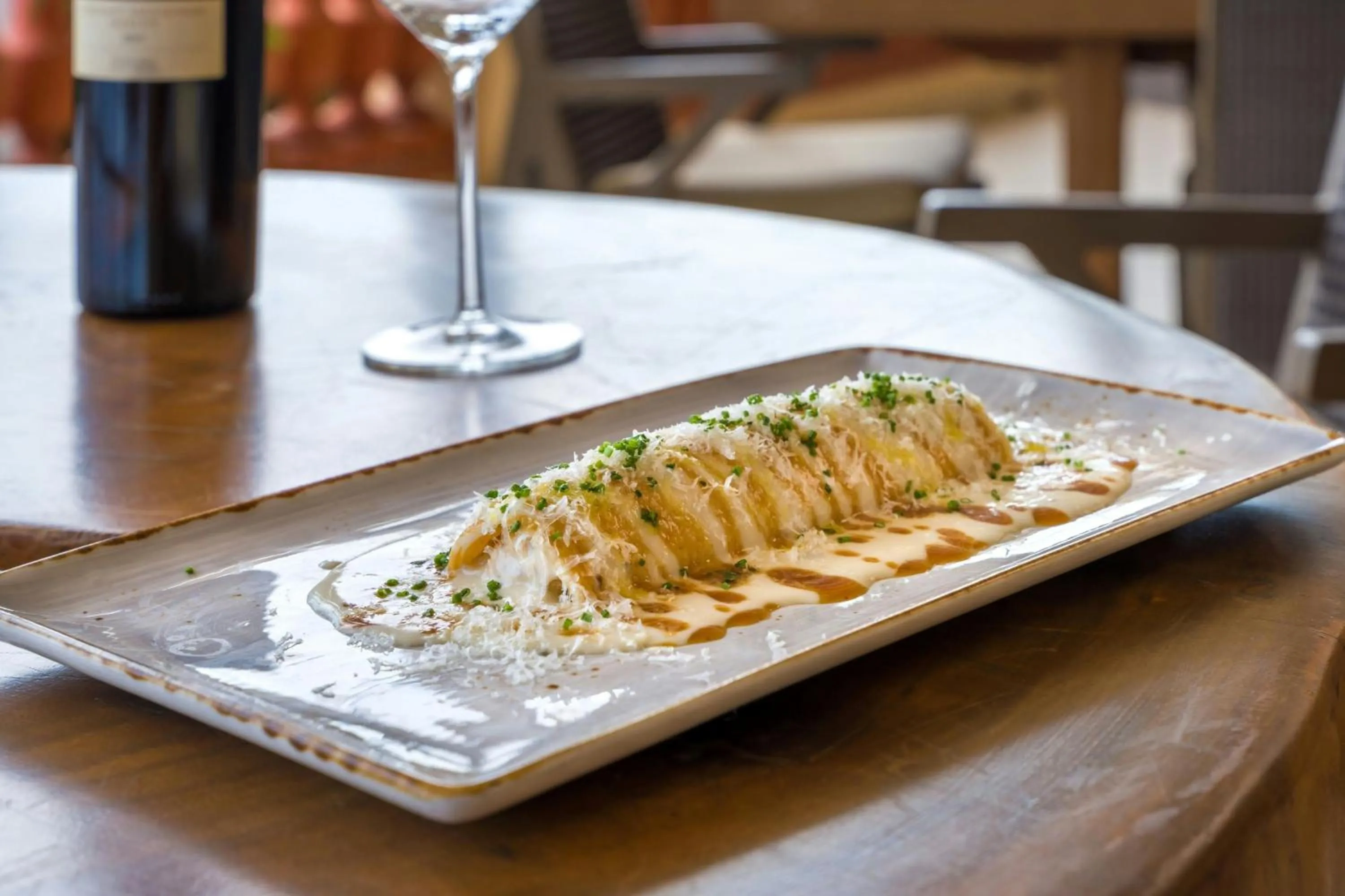 Restaurant/places to eat in Le Meridien Ra Beach Hotel and Spa