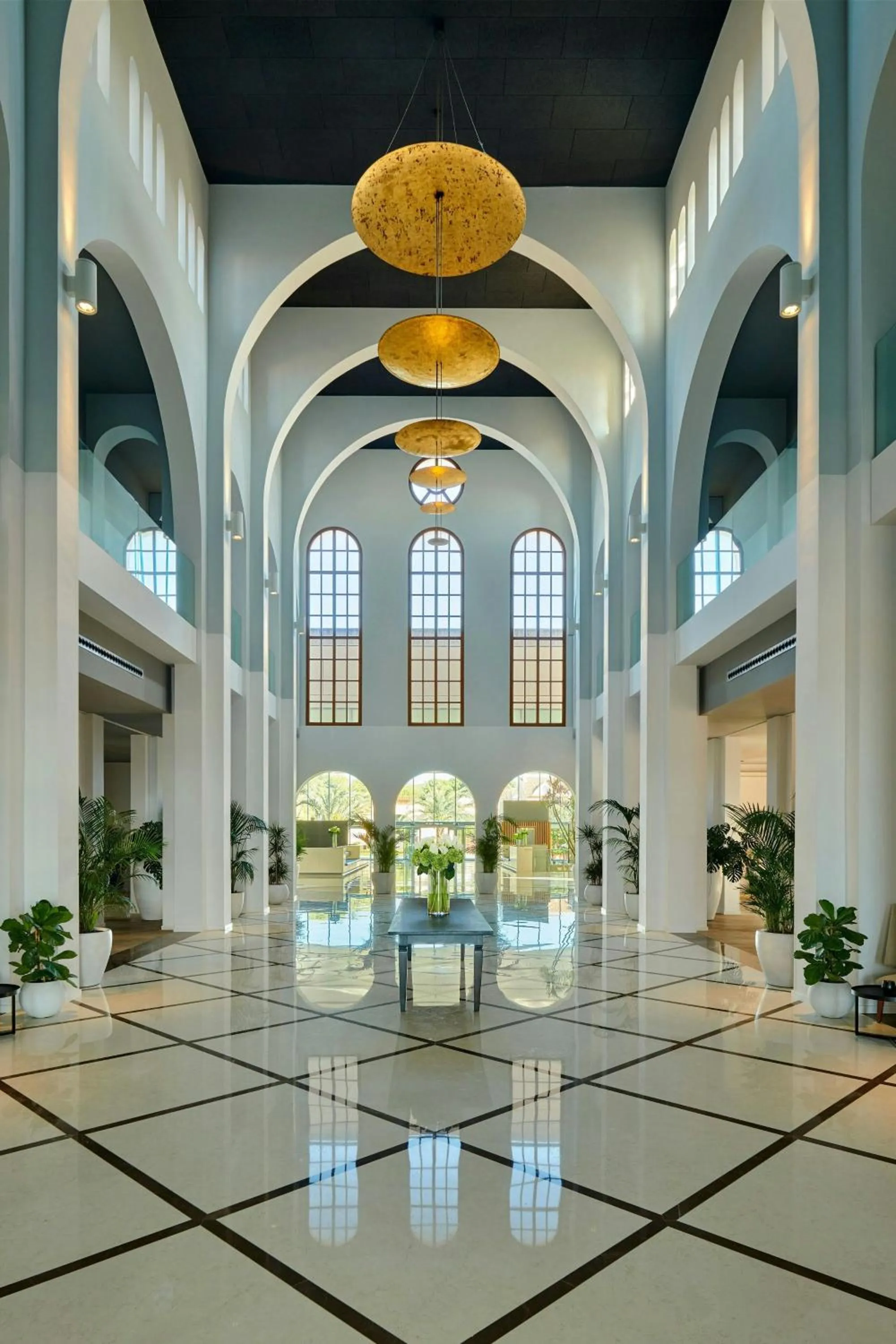 Restaurant/places to eat in Le Meridien Ra Beach Hotel and Spa