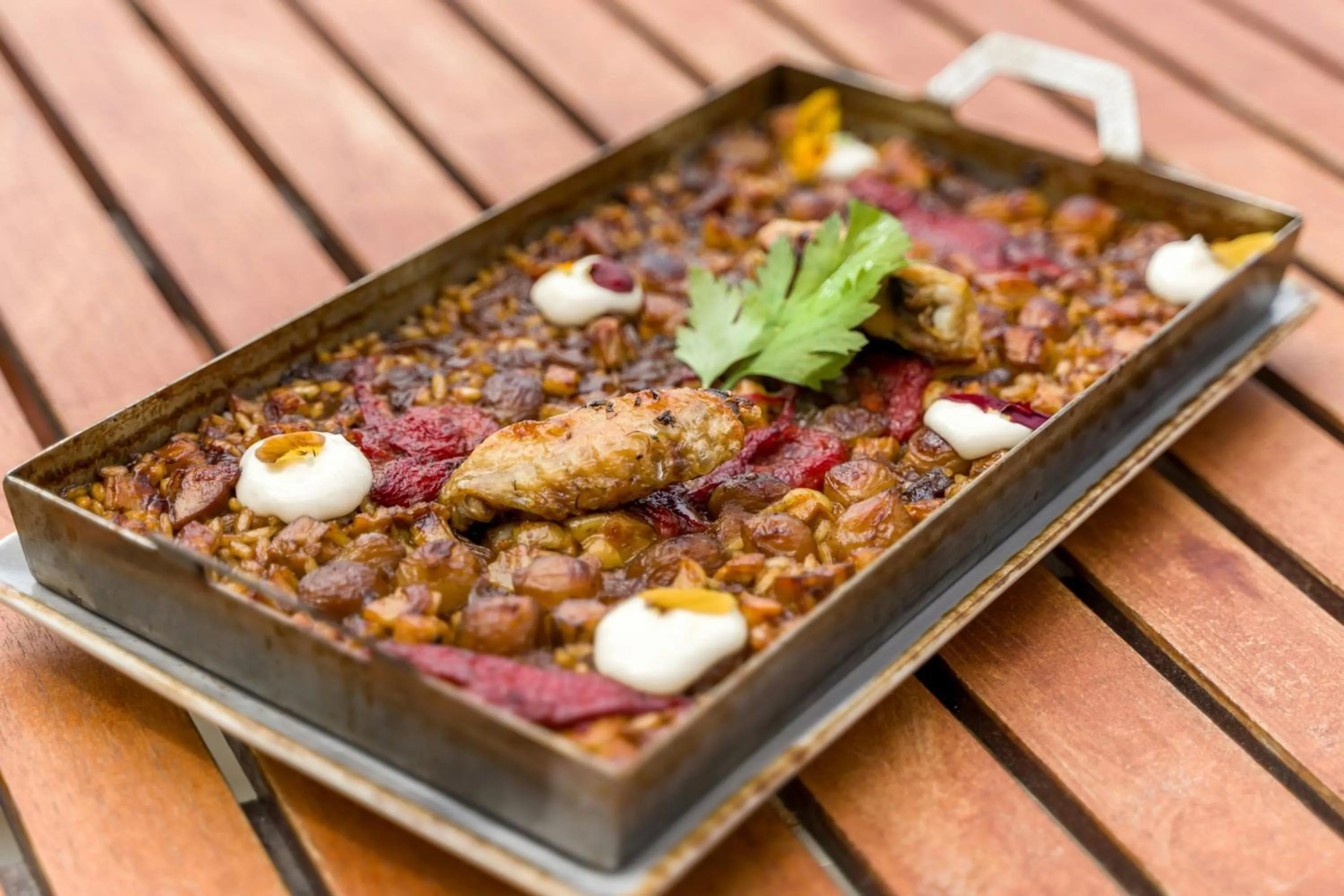 Restaurant/places to eat in Le Meridien Ra Beach Hotel and Spa