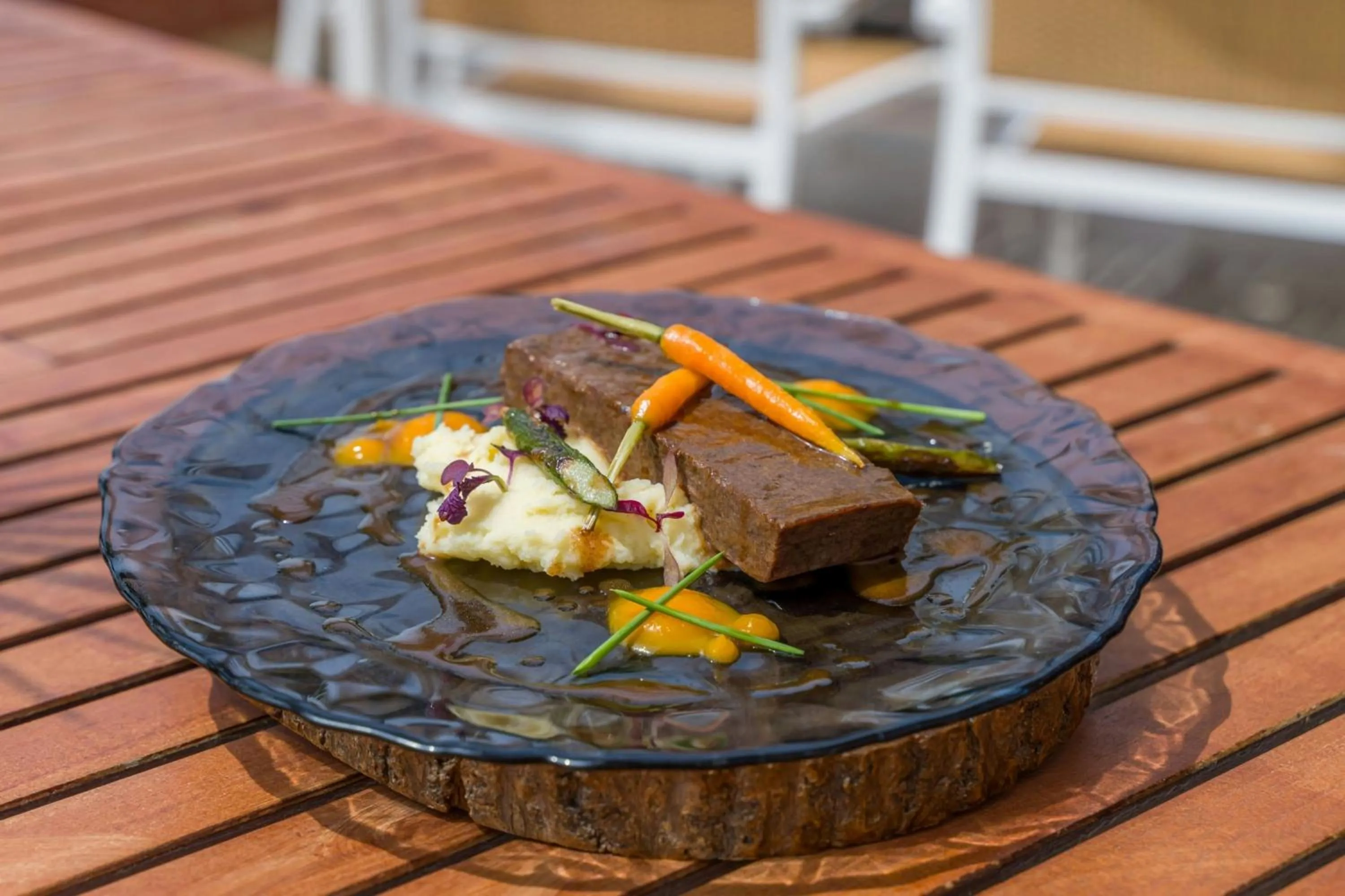 Restaurant/places to eat in Le Meridien Ra Beach Hotel and Spa