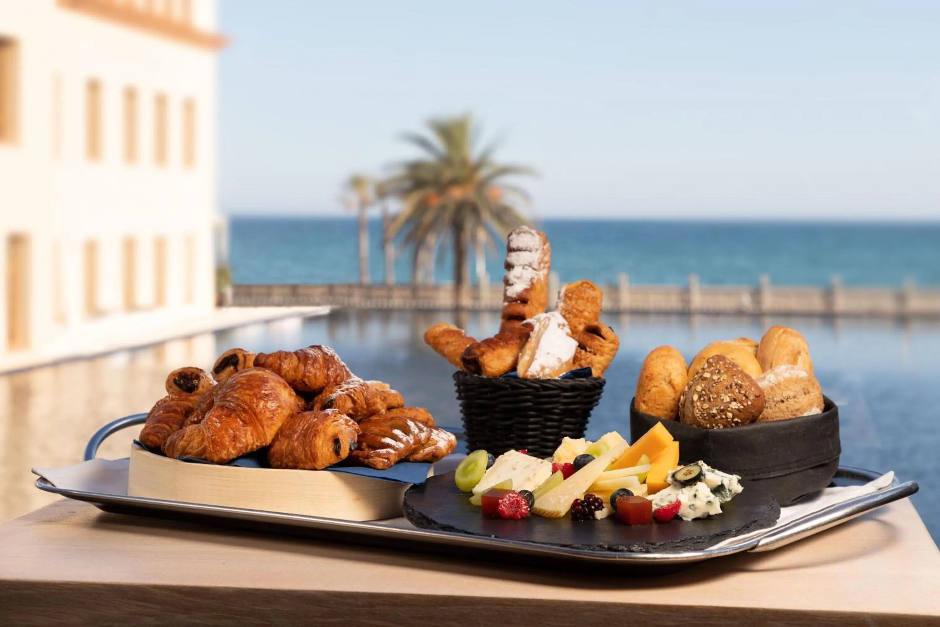 Breakfast in Le Meridien Ra Beach Hotel and Spa