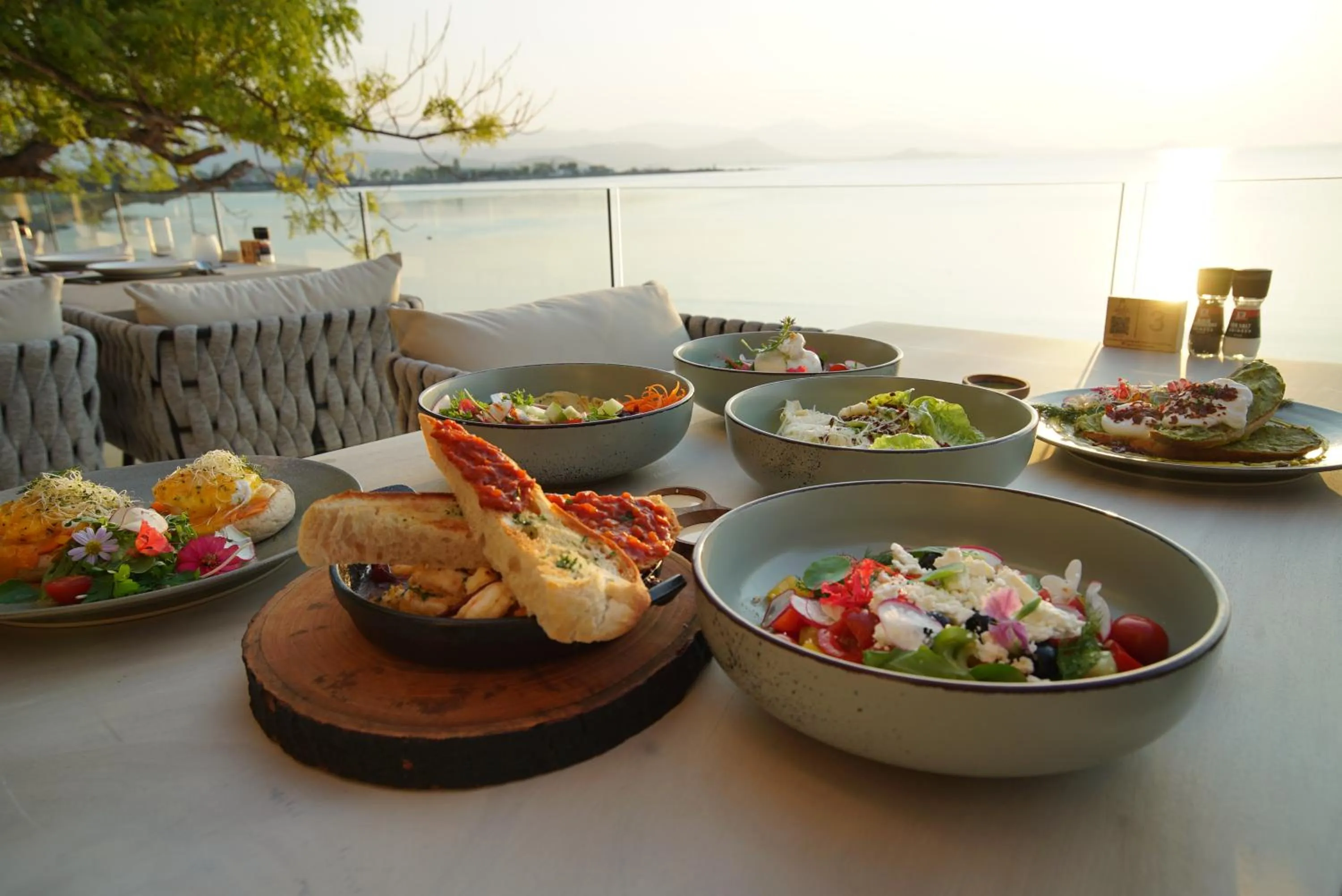 Restaurant/places to eat in Allure Resort