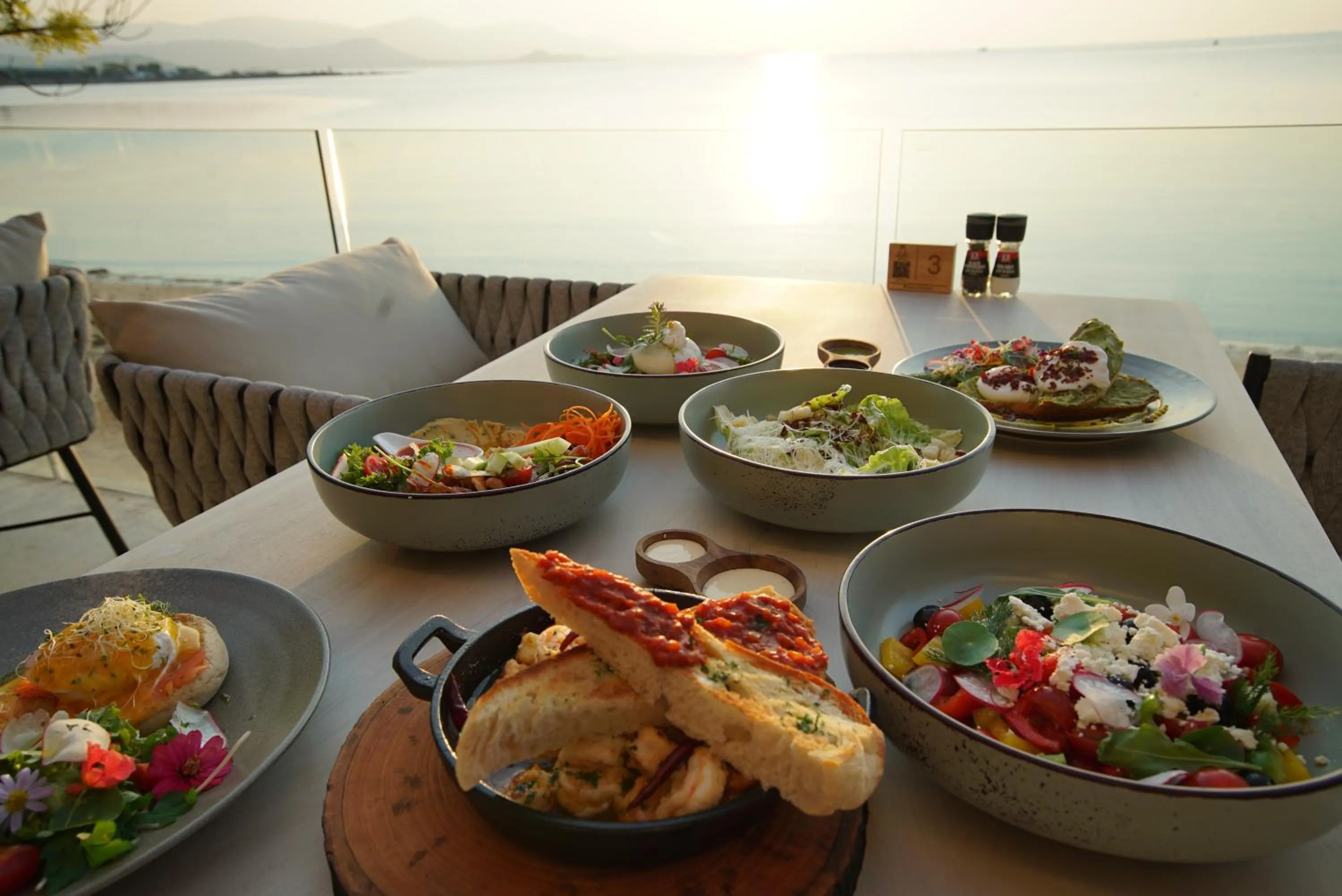 Restaurant/places to eat in Allure Resort