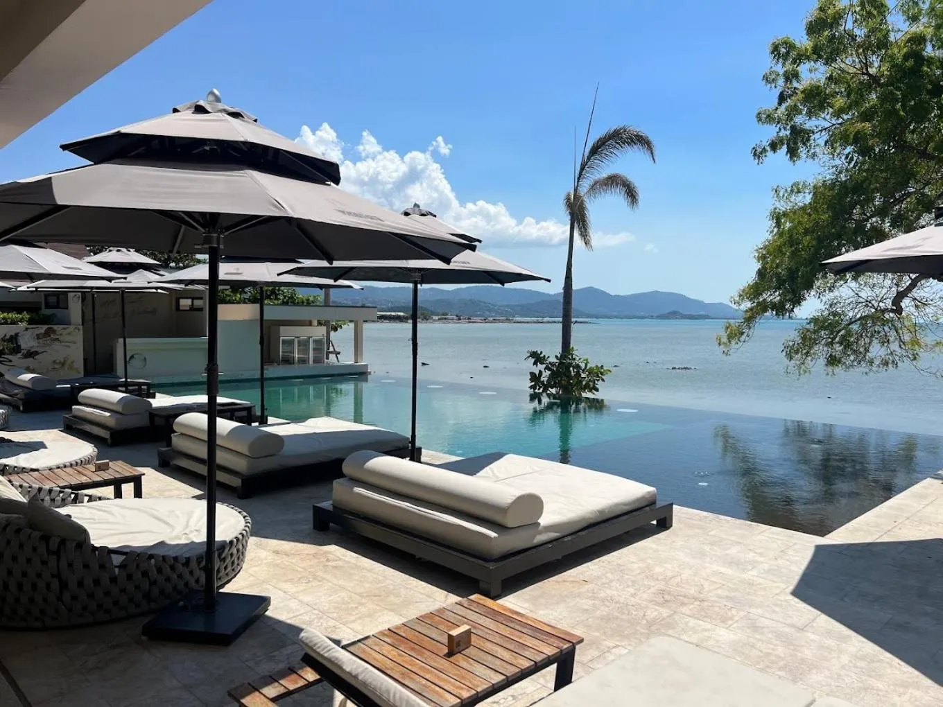 Restaurant/places to eat in Allure Resort