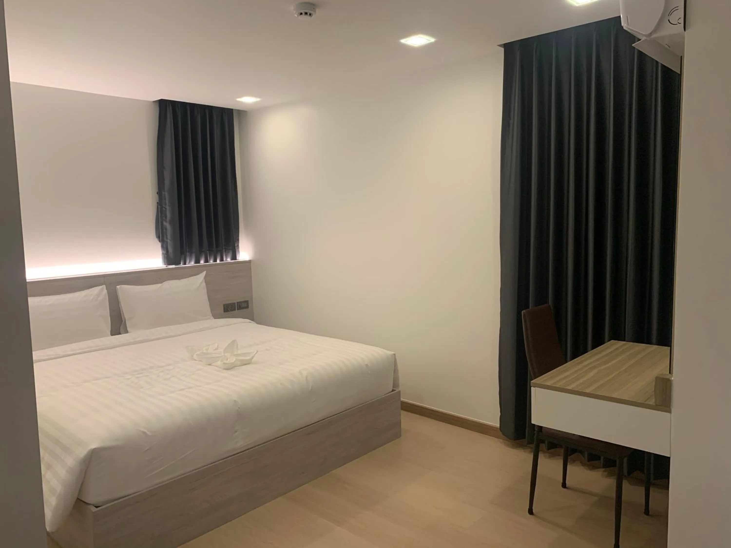 Bedroom, Bed in Thana Wisut Hotel