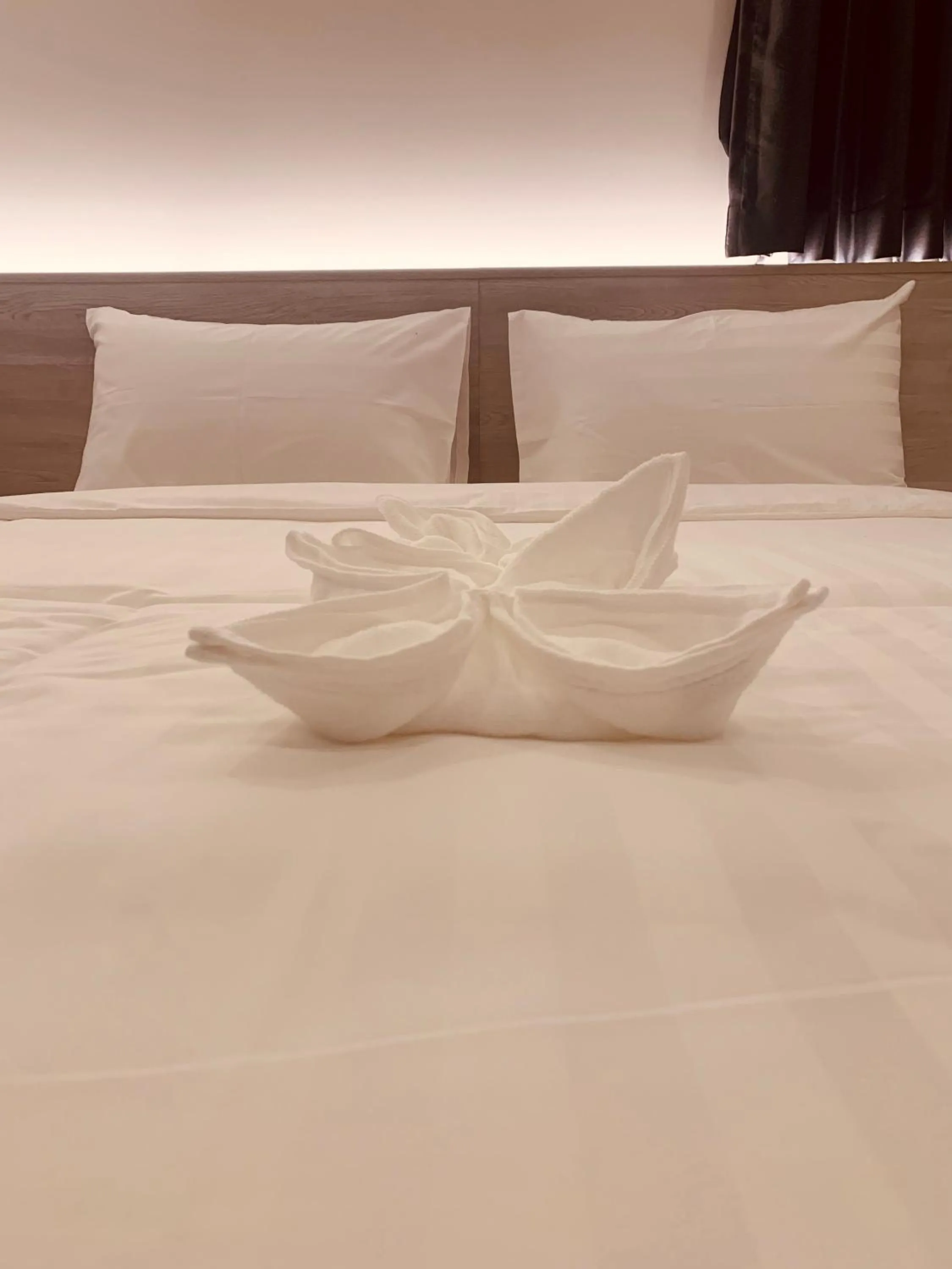 Bedroom, Bed in Thana Wisut Hotel