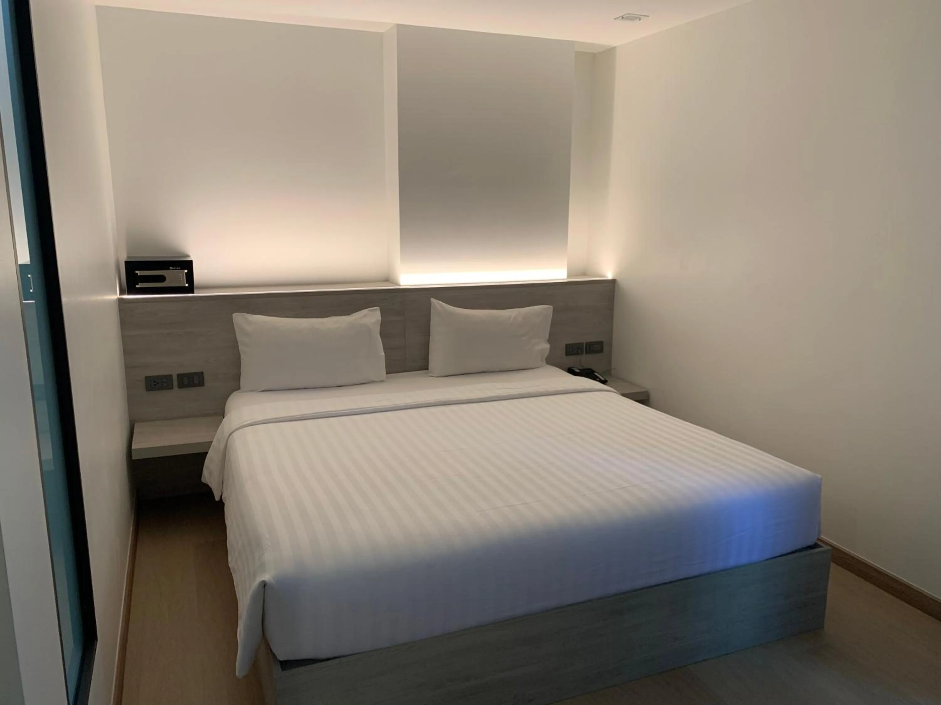 Bedroom, Bed in Thana Wisut Hotel