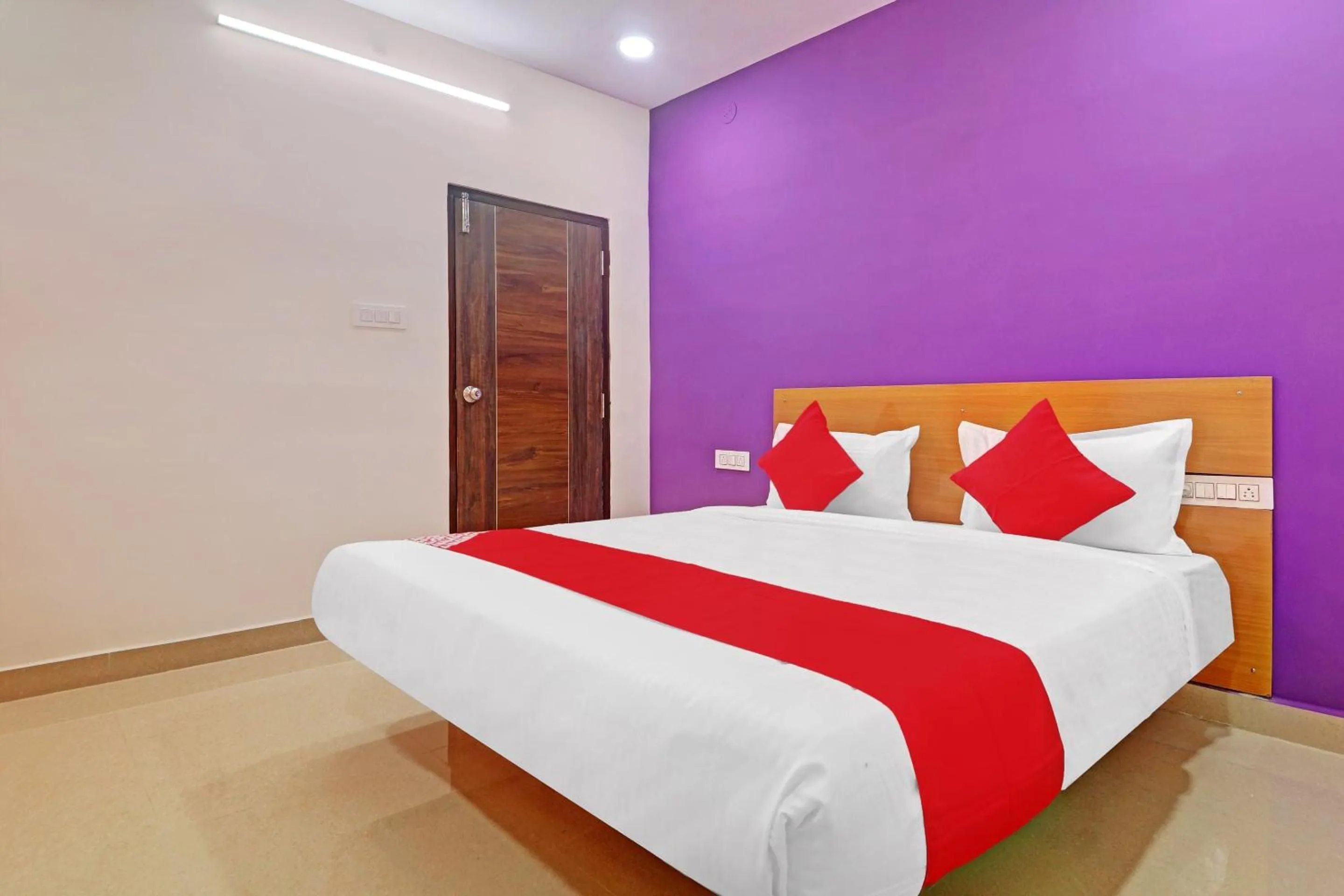 Bedroom, Bed in Super Hotel O Langar Houz Near Golconda Fort