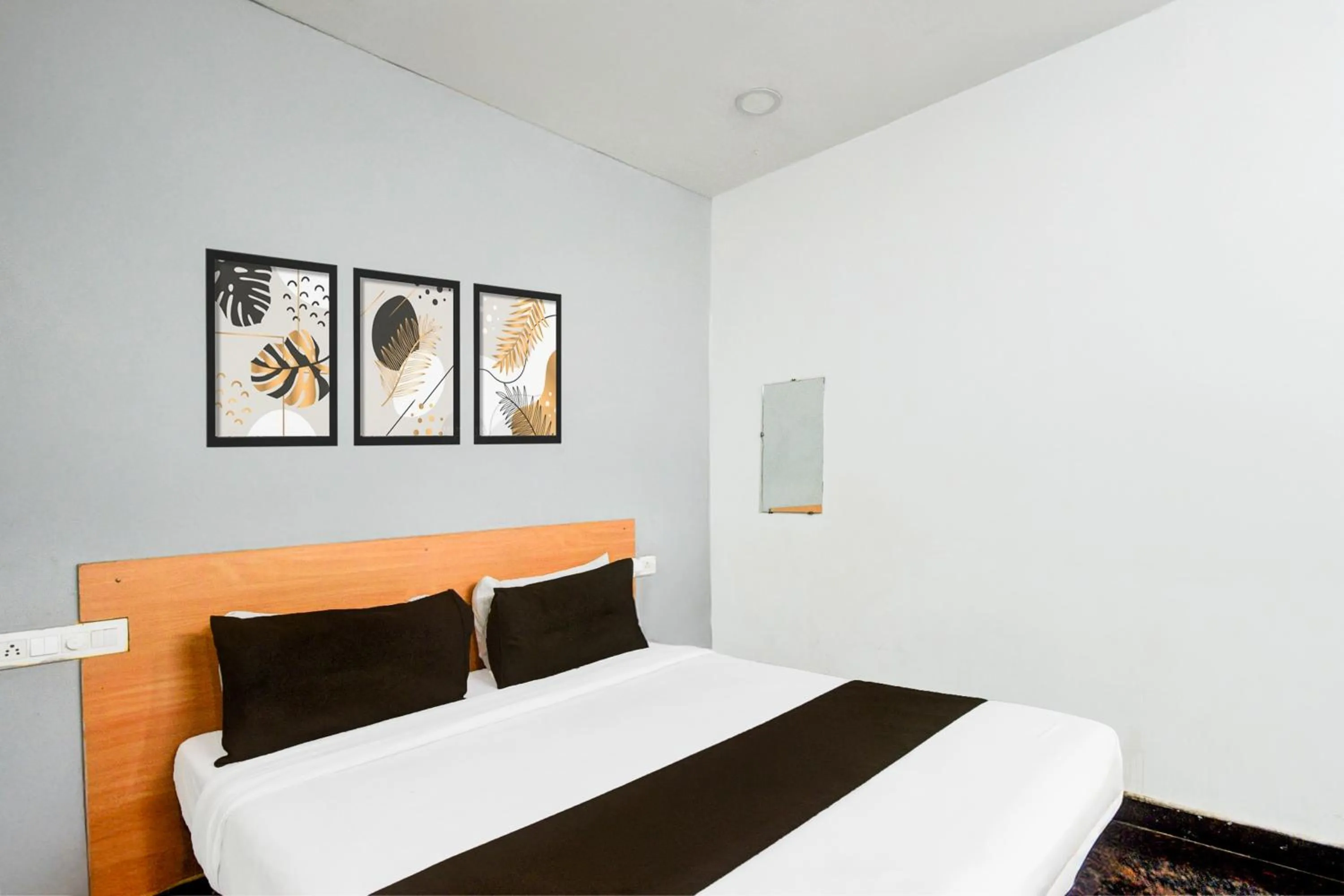 Bedroom, Bed in Super Hotel O Malkajgiri