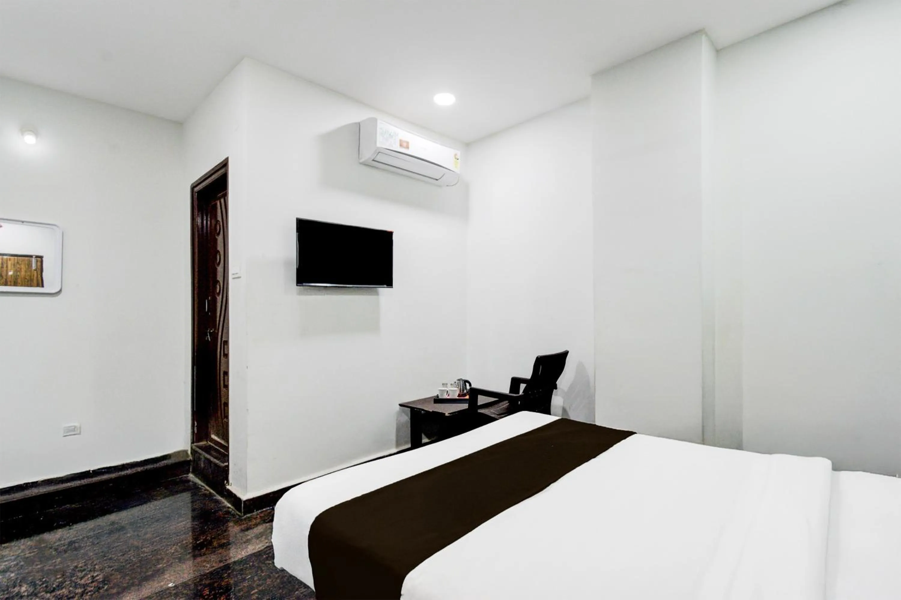 Bedroom, Bed in Super Hotel O Malkajgiri