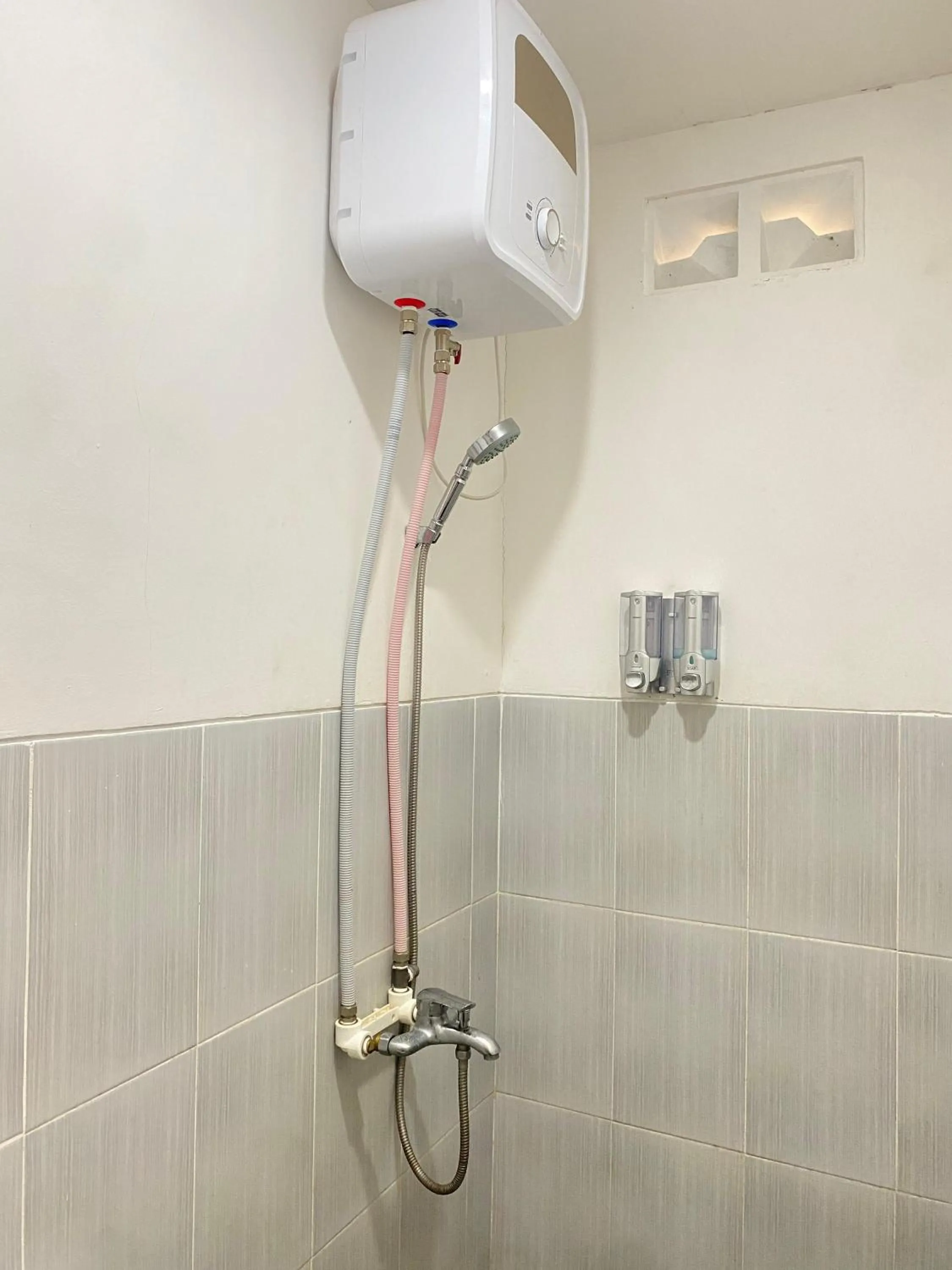 Bathroom in RedDoorz Syariah Near Wisata Durensewu Pandaan